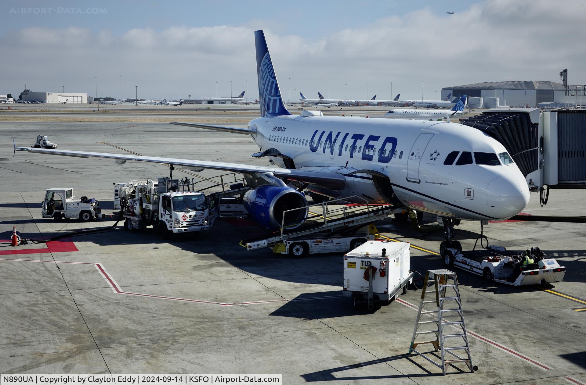 N890UA, 2006 Airbus A319-132 C/N 2815, SFO 2024.