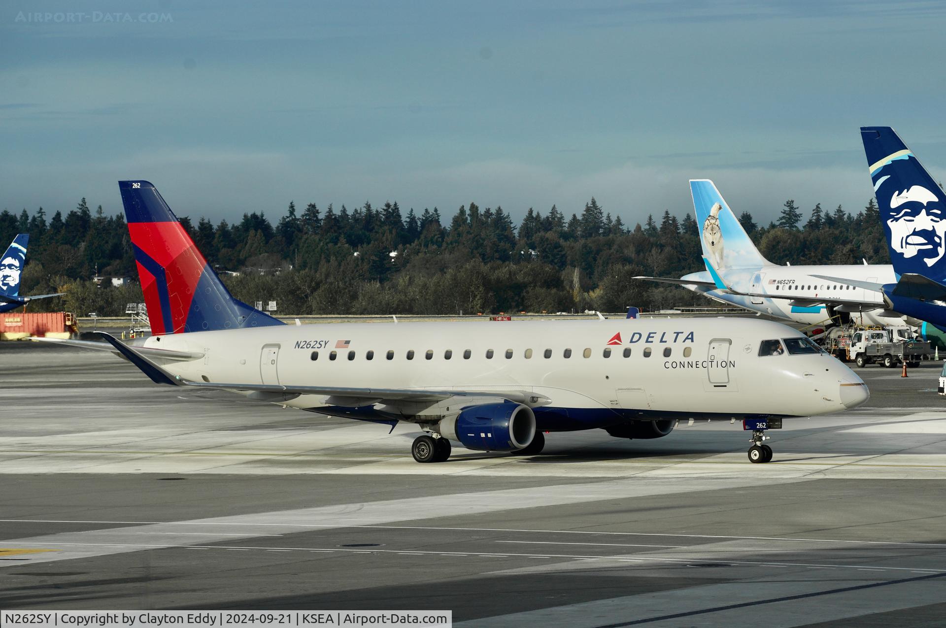 N262SY, 2018 Embraer 175LR (ERJ-170-200LR) C/N 17000714, SEA 2024.
