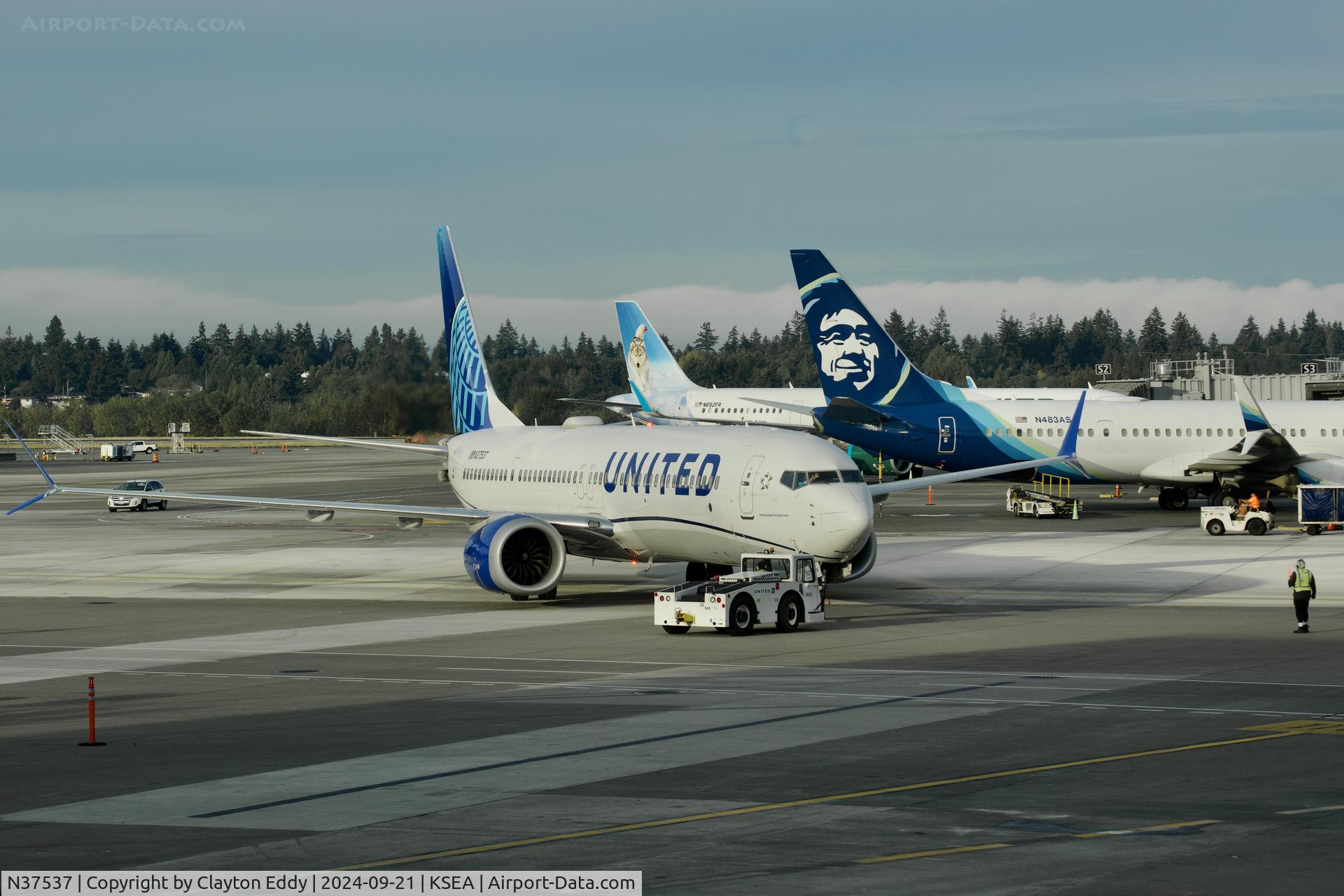 N37537, 2022 Boeing 737-9 MAX C/N 66607, SEA 2024.