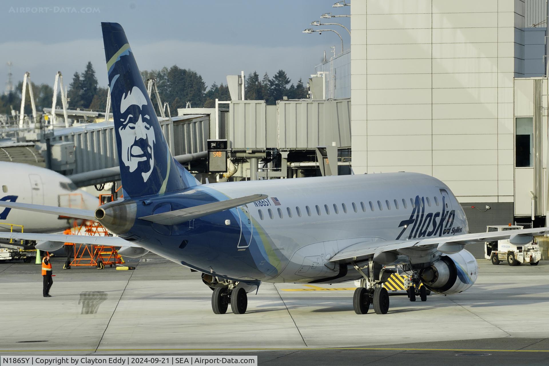 N186SY, 2016 Embraer 175LR (ERJ-170-200LR) C/N 17000606, SEA 2024.