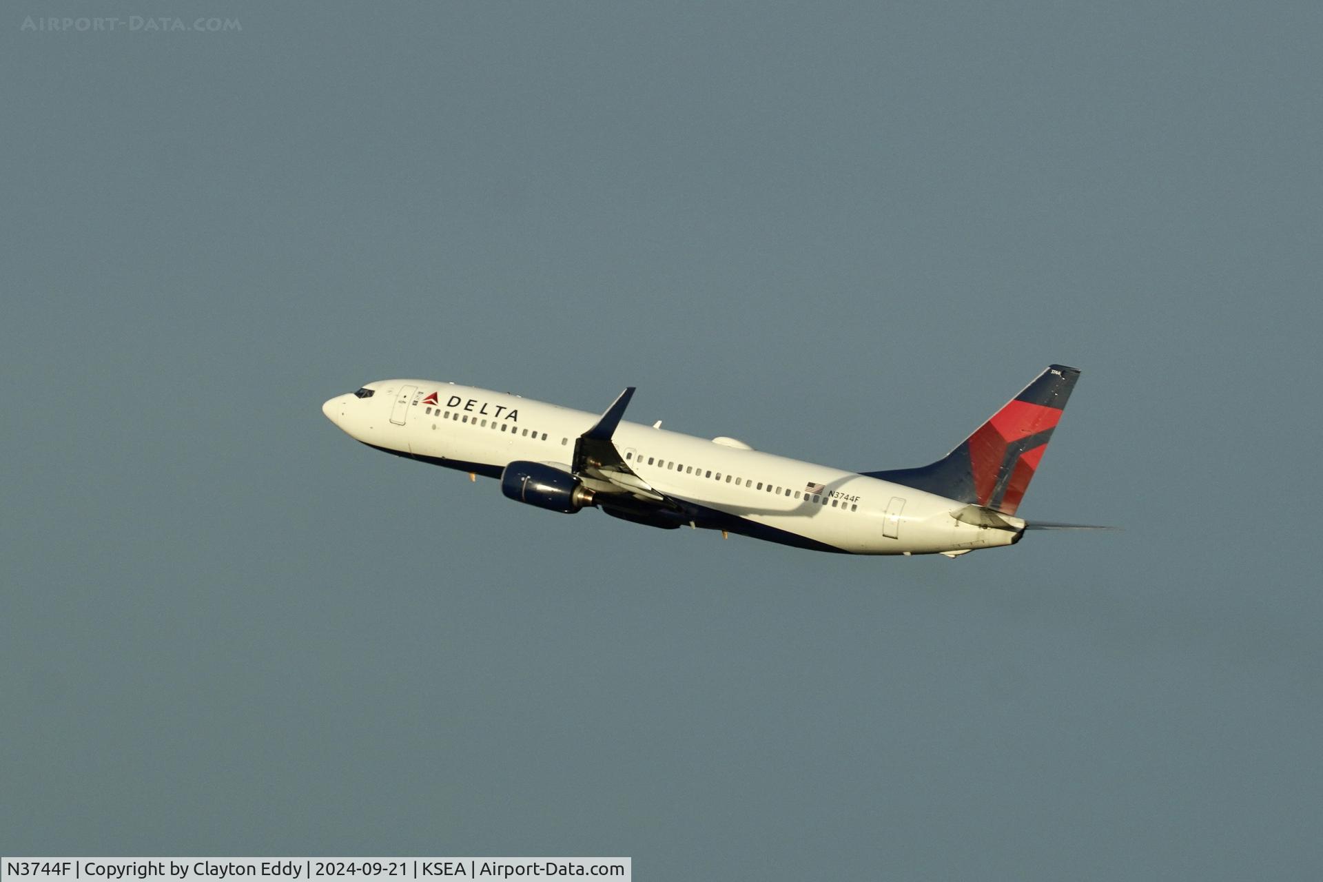 N3744F, 2001 Boeing 737-832 C/N 30837, SEA 2024.