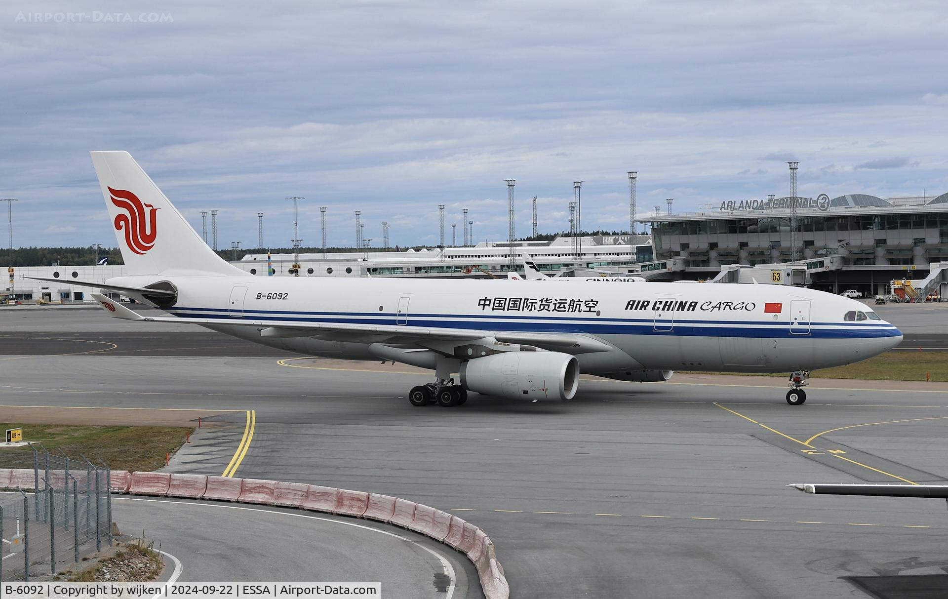 B-6092, 2007 Airbus A330-243 C/N 873, Twy U