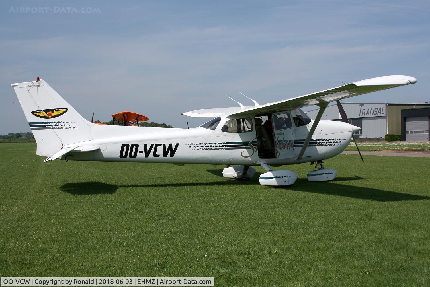 OO-VCW, 1998 Cessna 172R C/N 17280344, at ehmz