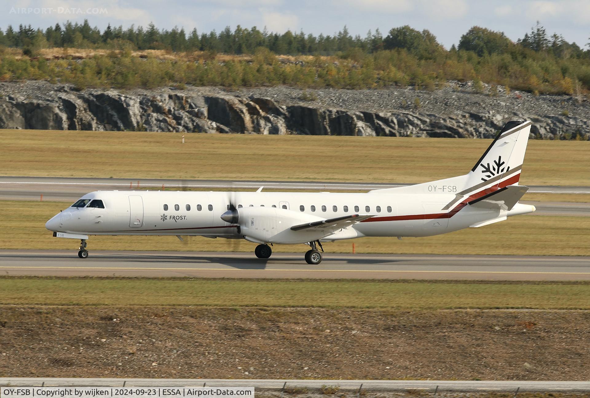 OY-FSB, 1995 Saab 2000 C/N 2000-013, Twy W