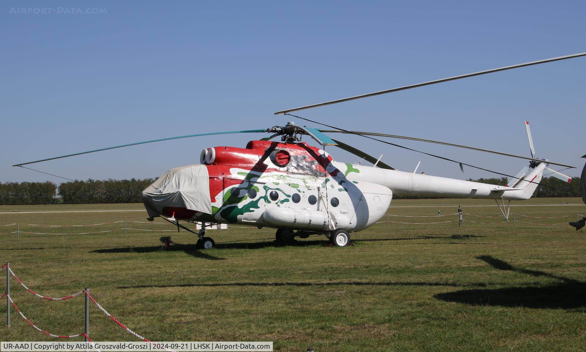 UR-AAD, 1983 Mil Mi-8T Hip C/N 98308422, LHSK - Siófok-Kiliti Airport, Hungary - Awaiting naturalization, the previous registration has already been removed