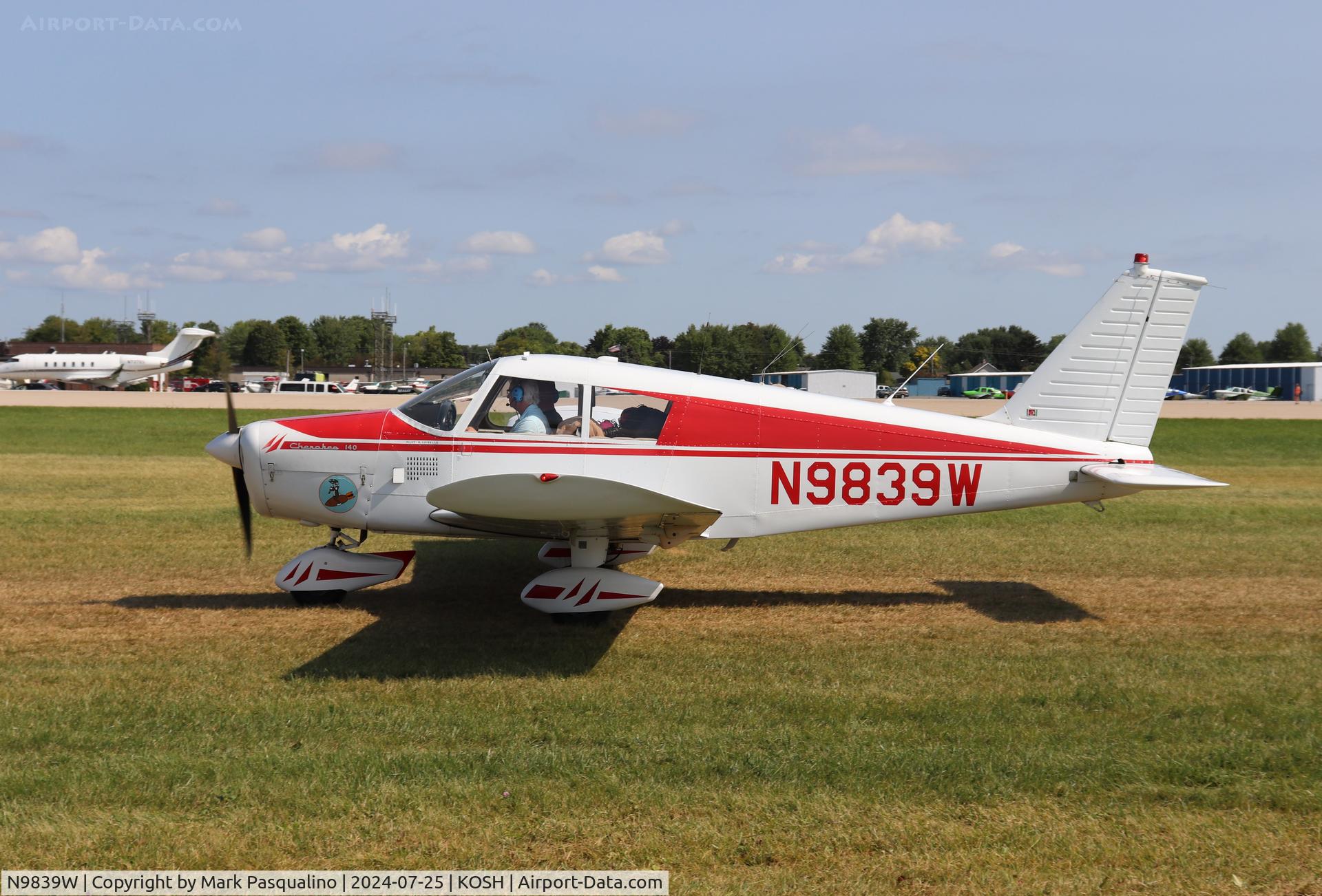 N9839W, 1967 Piper PA-28-140 C/N 28-23346, Piper PA-28-140