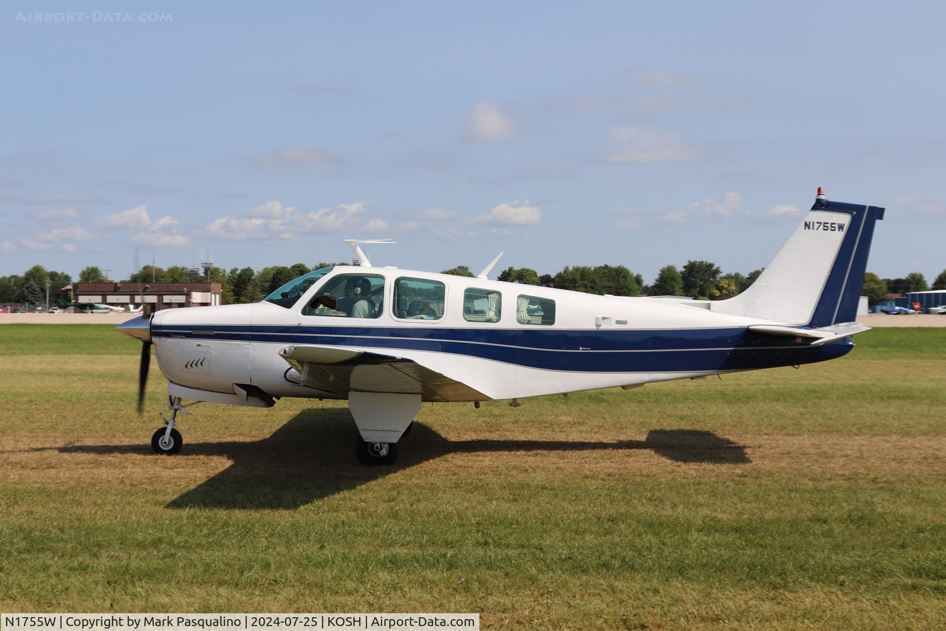 N1755W, 1972 Beech A36 Bonanza 36 C/N E-374, Beech A36