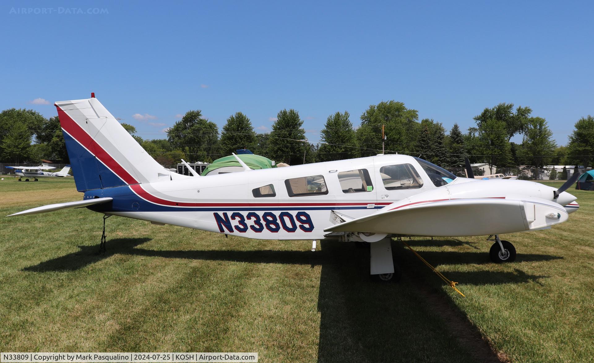 N33809, 1975 Piper PA-34-200T C/N 34-7570165, Piper PA-34-200T