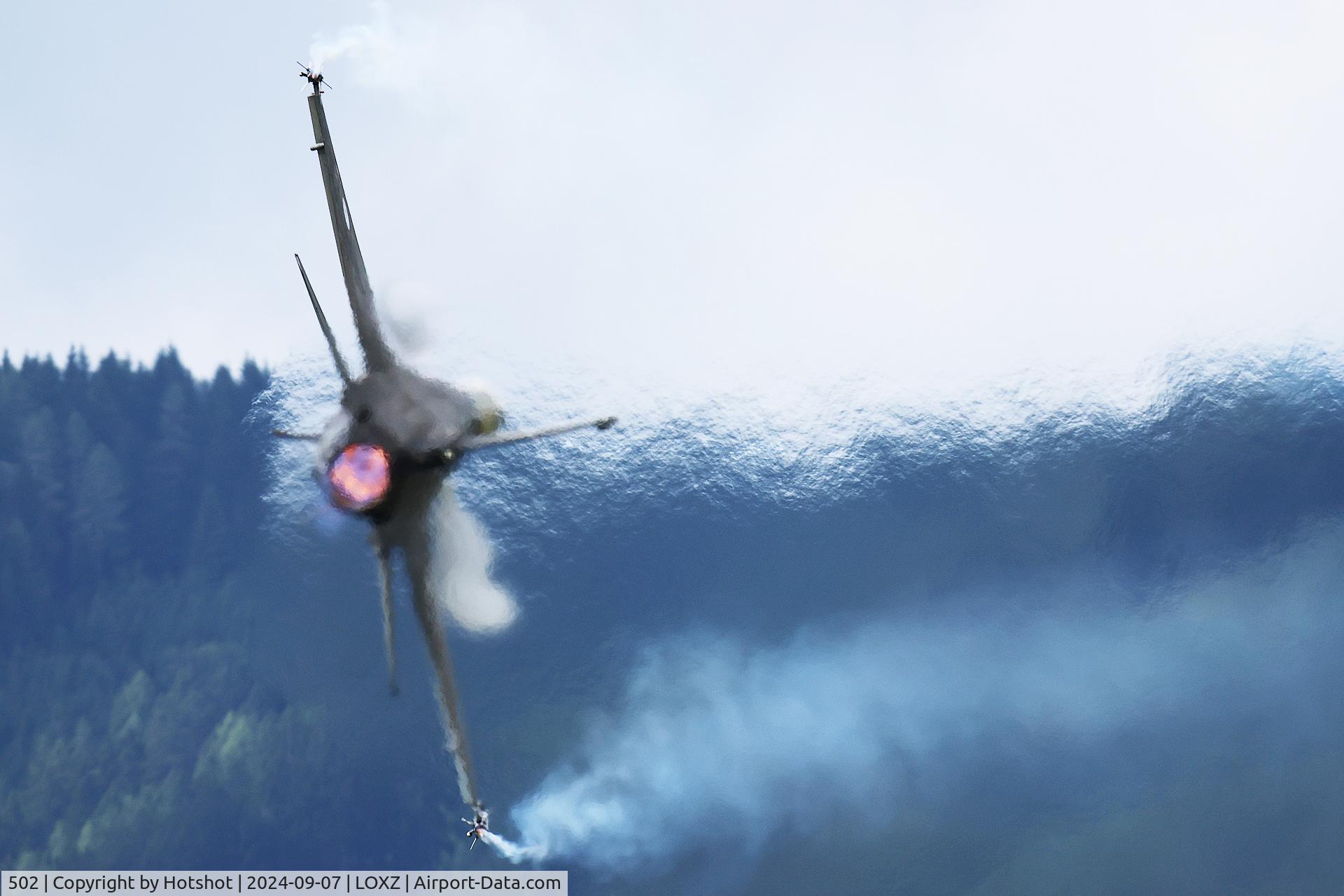 502, General Dynamics F-16C C/N XK-3, Turning and burning