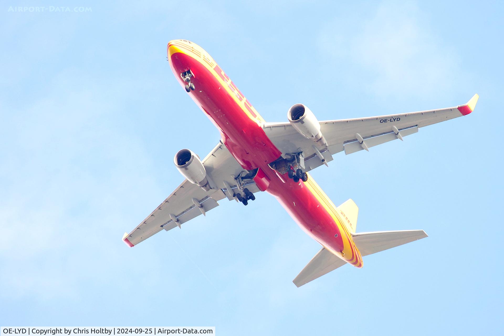 OE-LYD, 2000 Boeing 767-304 C/N 29138, Flying over Stevenage, Herts into Luton Airport, Beds.