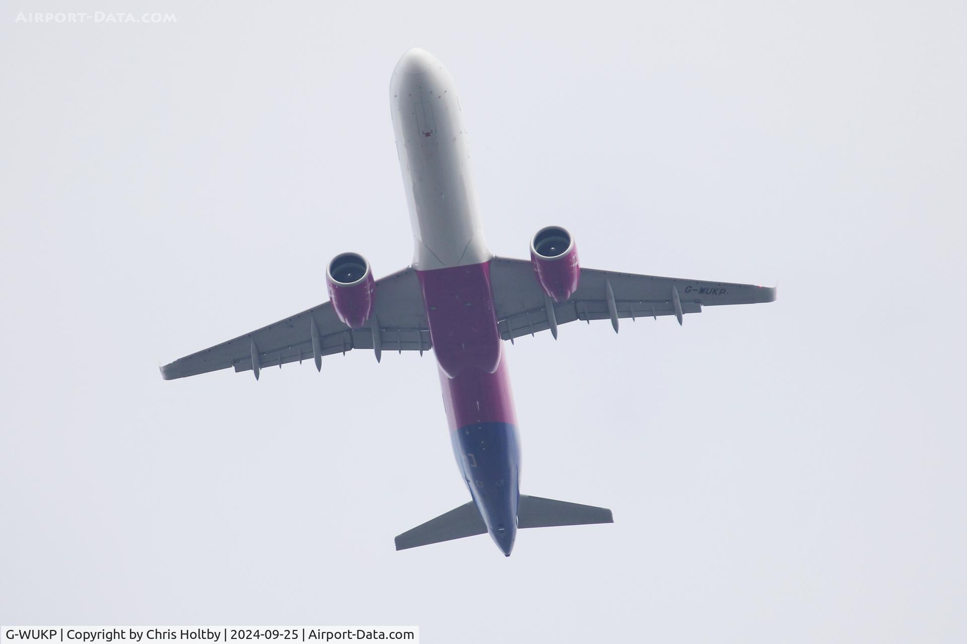 G-WUKP, 2021 Airbus A321-271NX C/N 10357, Over Stevenage, Herts going into Luton Airport.