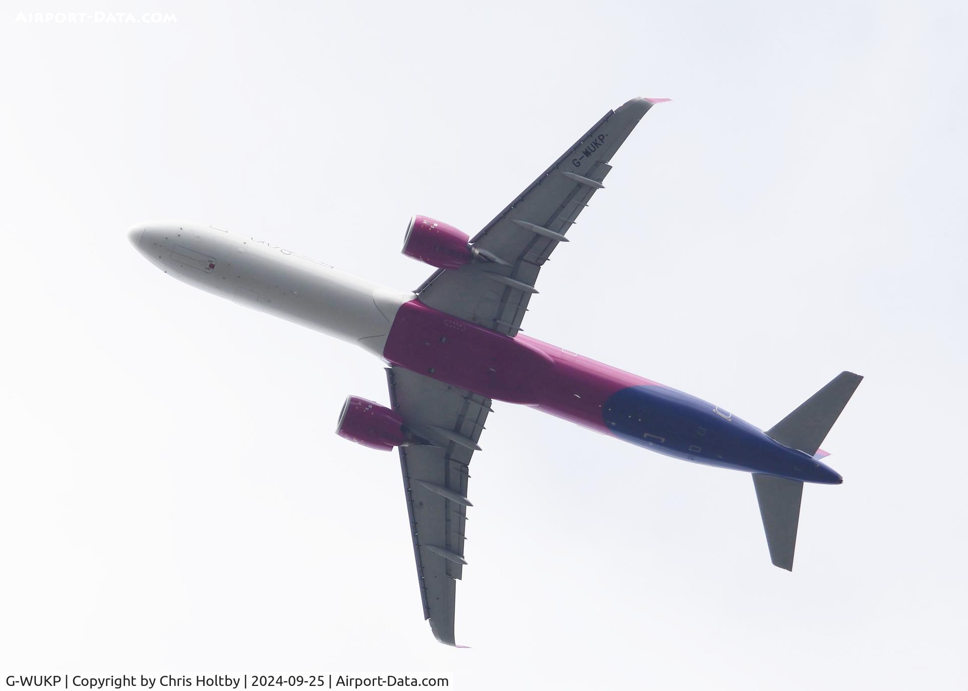 G-WUKP, 2021 Airbus A321-271NX C/N 10357, Over Stevenage, Herts.