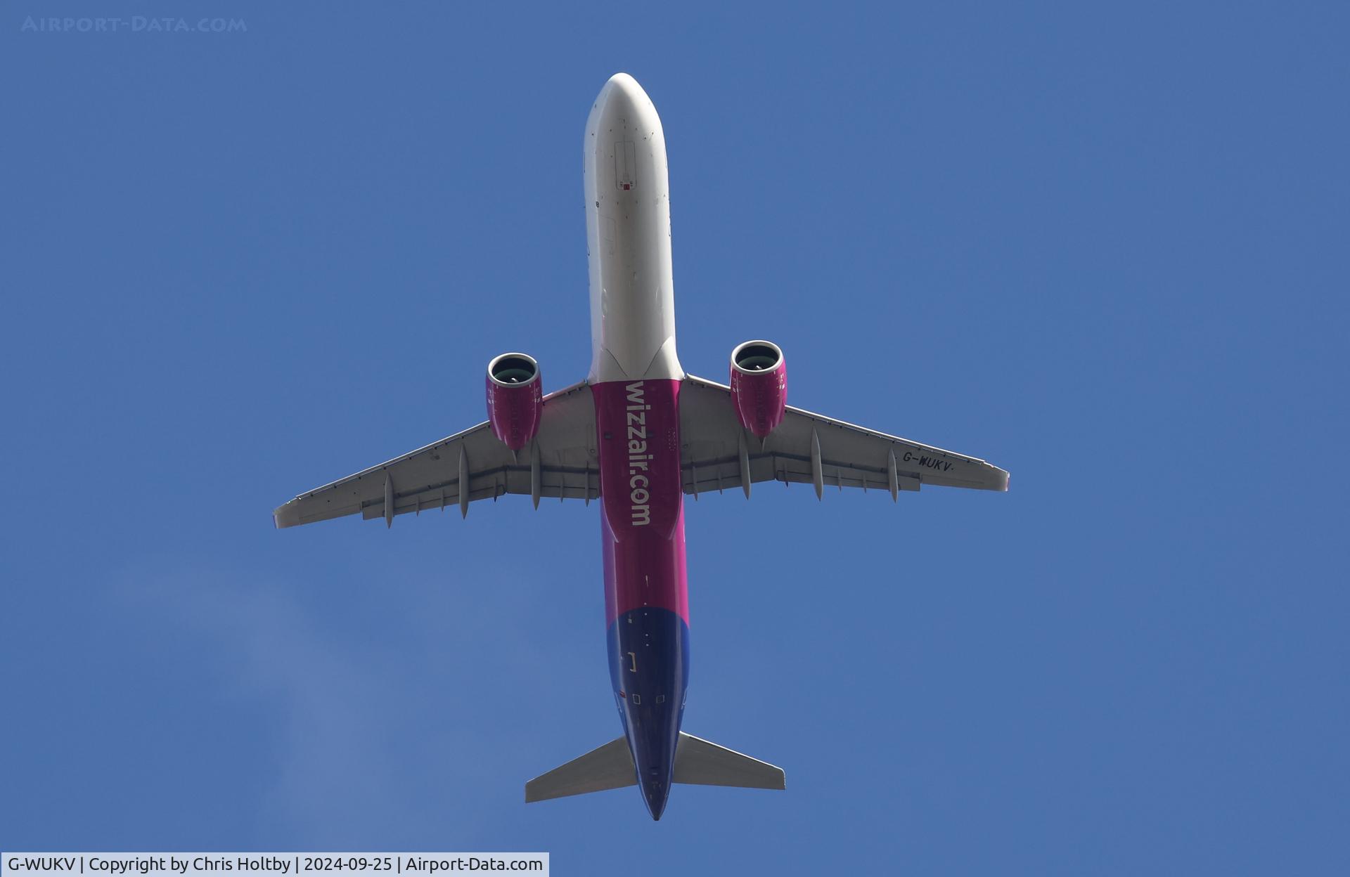 G-WUKV, 2023 Airbus A321-271NX C/N 11492, Over Stevenage Herts out of Luton Airport, Beds.