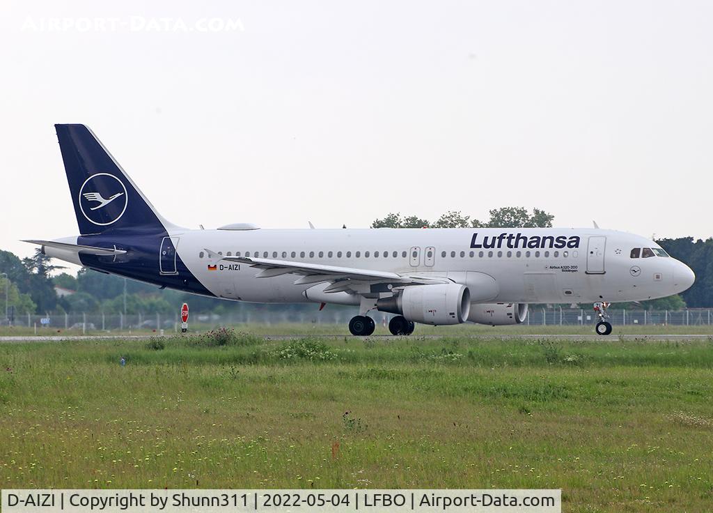 D-AIZI, 2010 Airbus A320-214 C/N 4398, Ready for take off from rwy 32R in new c/s
