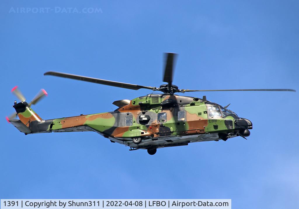 1391, NHI NH-90 TTH Caiman C/N 1391, Passing above rwy 14R