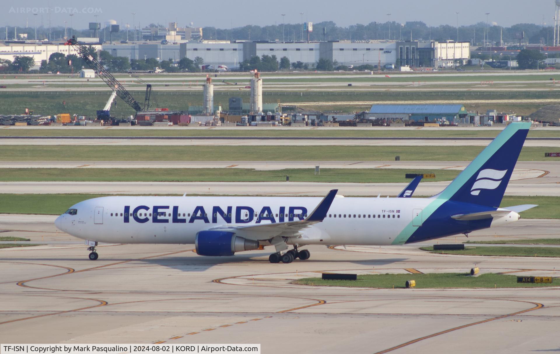 TF-ISN, 2000 Boeing 767-319 C/N 30586, Boeing 767-319