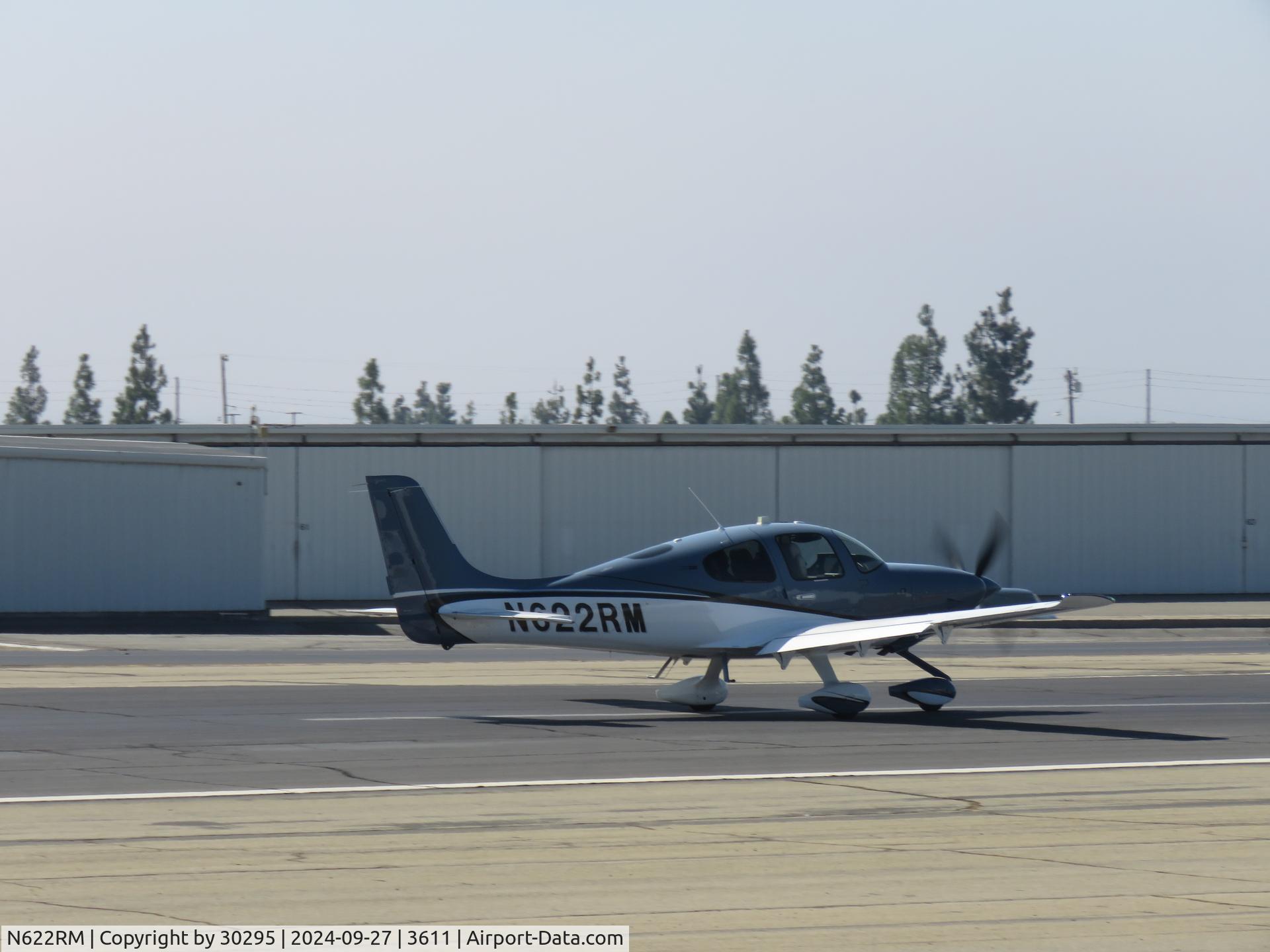 N622RM, 2024 Cirrus SR22T C/N 9797, Taking off