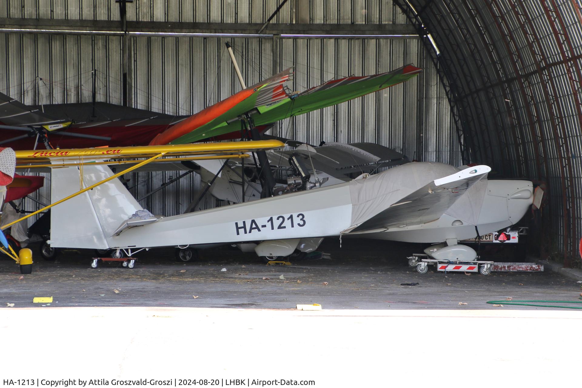 HA-1213, 1985 Scheibe SF-25C Falke C/N 44369, LHBK - Balatonkeresztúr Airport, Hungary