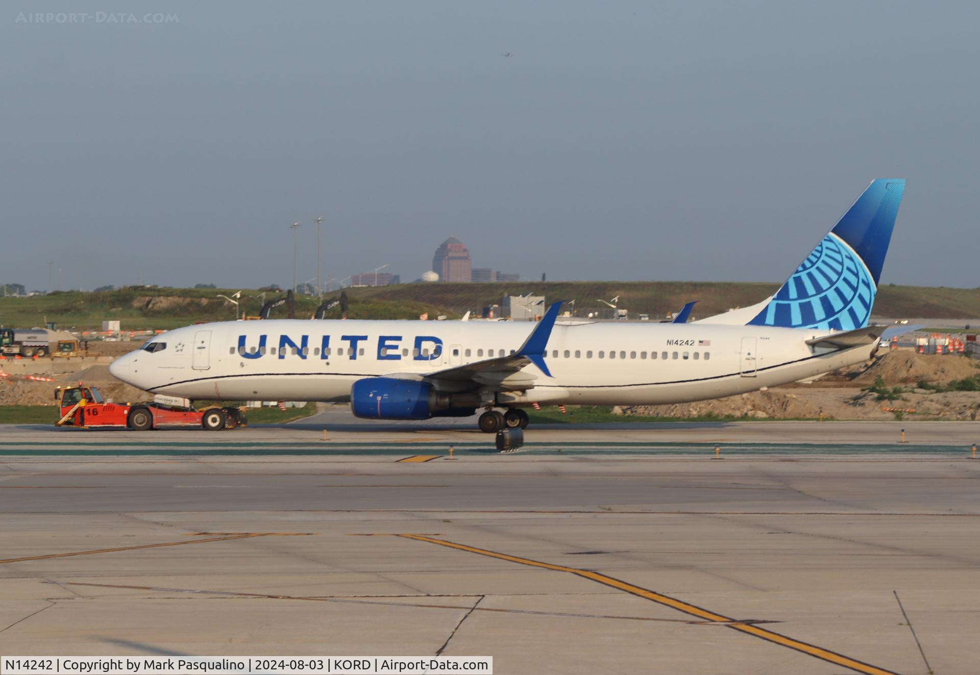 N14242, 1999 Boeing 737-824 C/N 28805, Boeing 737-824