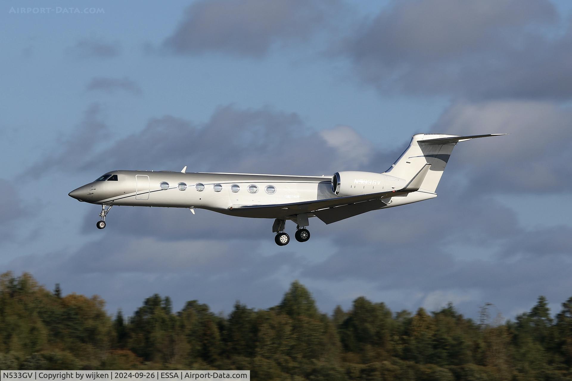 N533GV, Gulfstream Aerospace GV-SP (G550) C/N 5330, Rwy 26