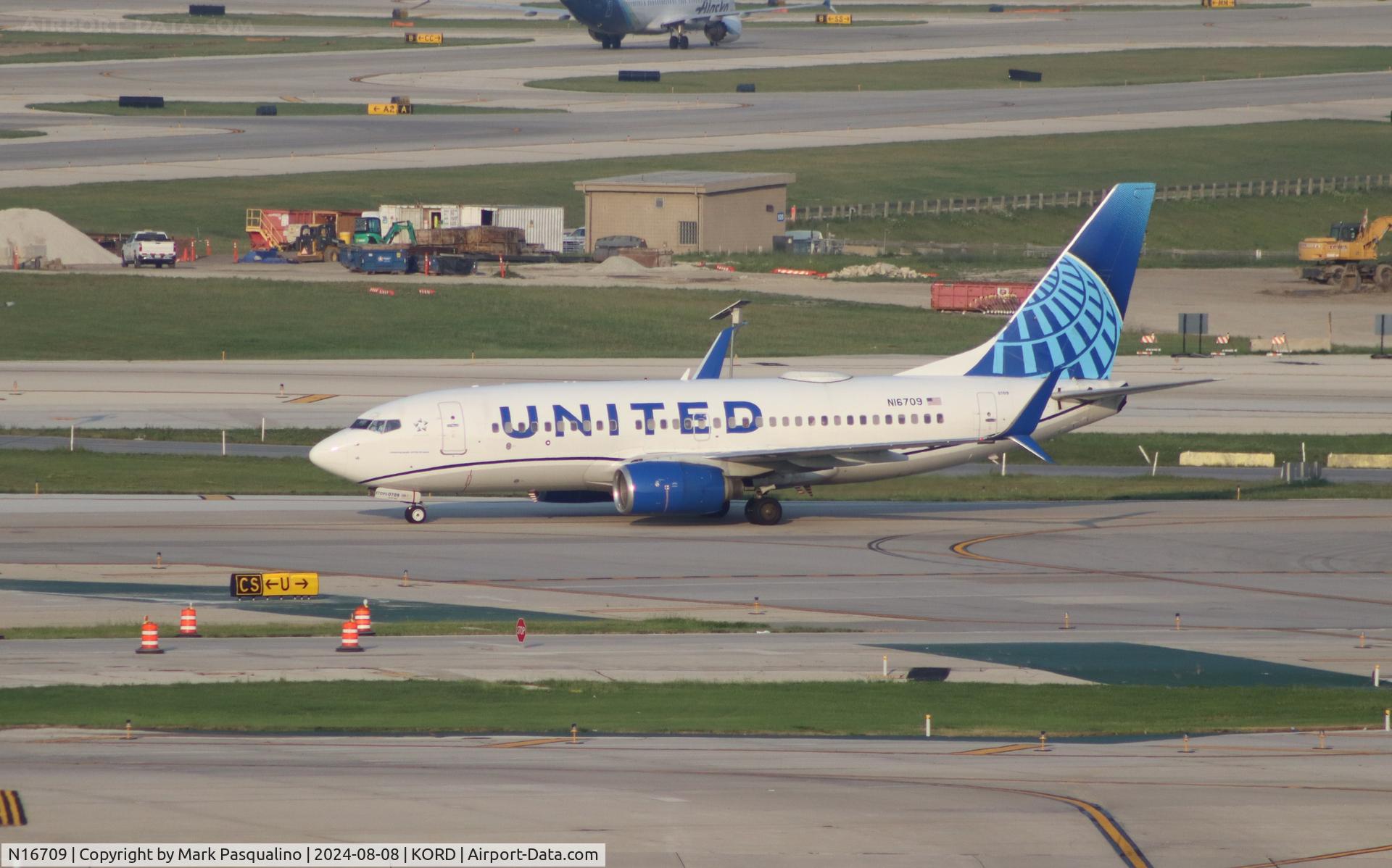 N16709, 1998 Boeing 737-724 C/N 28779, Boeing 737-724