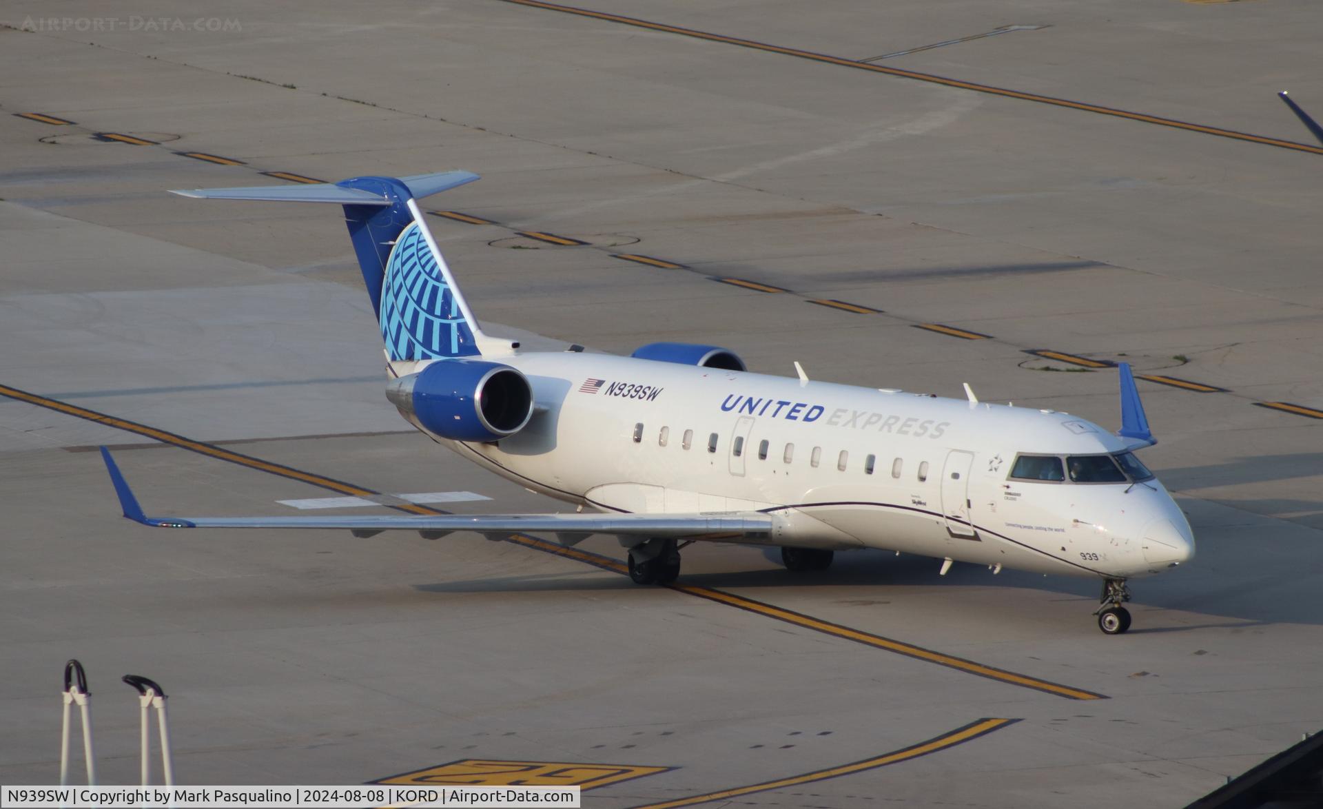 N939SW, 2003 Bombardier CRJ-200LR (CL-600-2B19) C/N 7742, CL-600-2B19