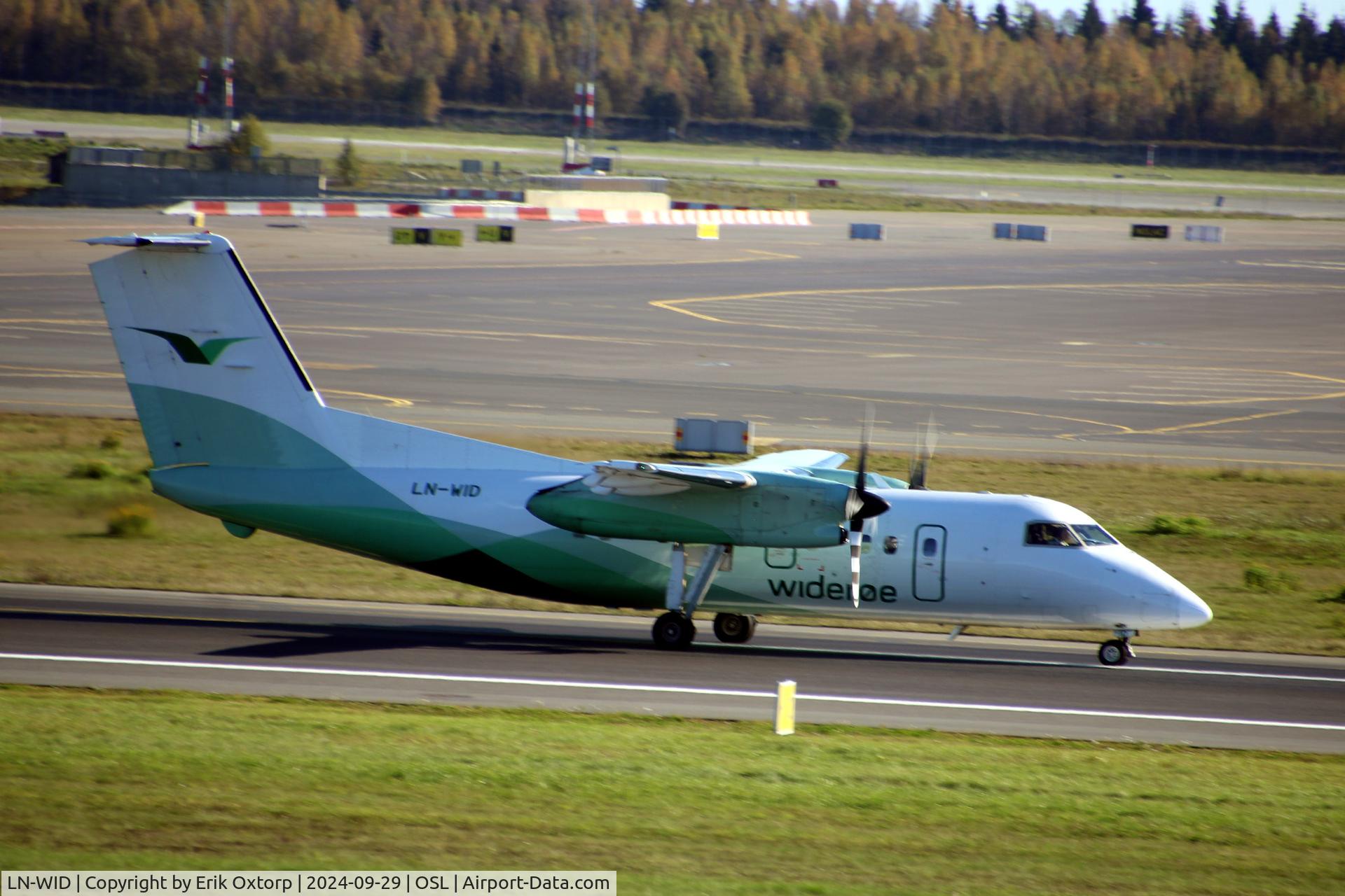 LN-WID, 1993 De Havilland Canada DHC-8-103B Dash 8 C/N 369, LN-WID in OSL