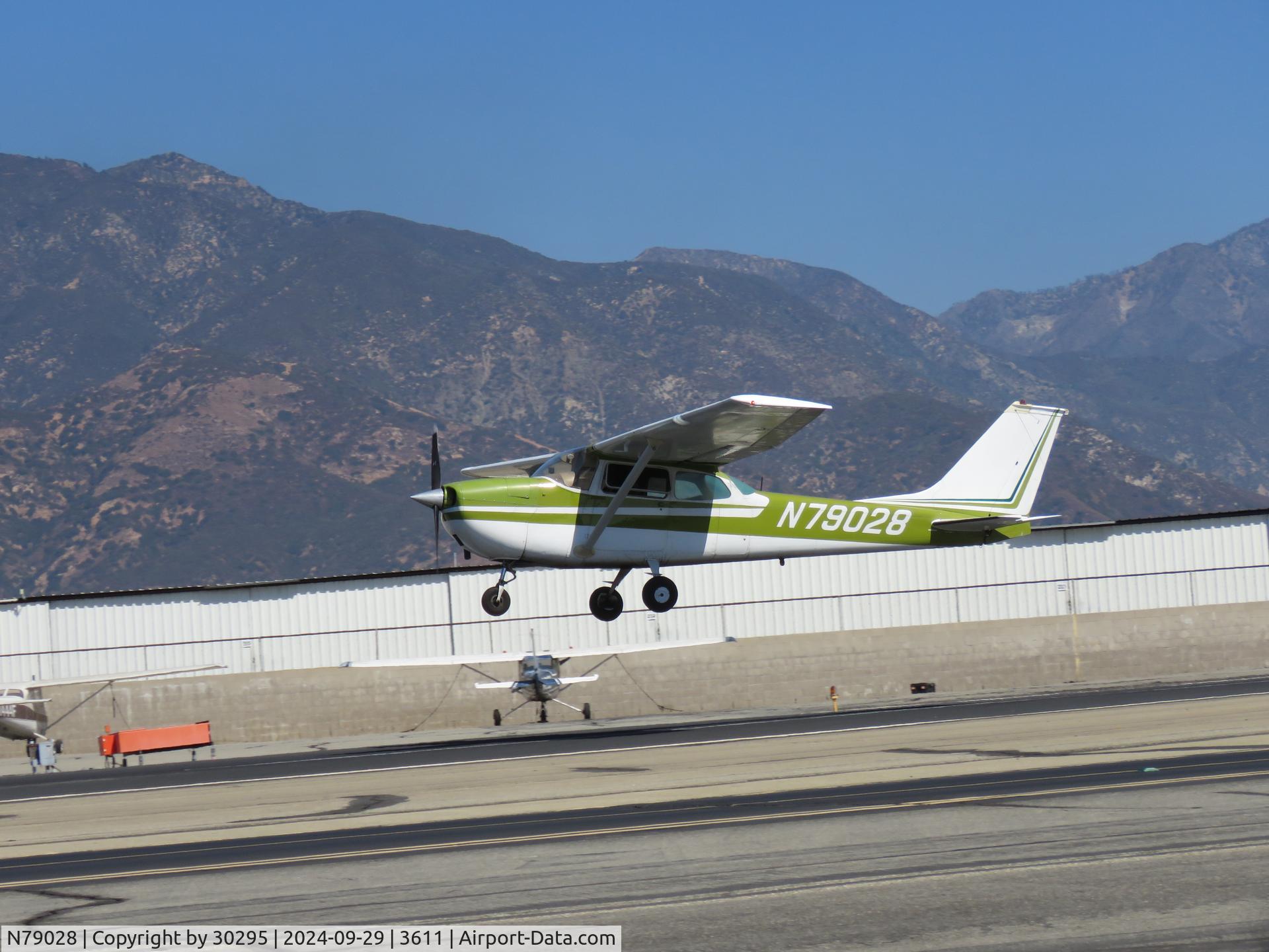 N79028, 1968 Cessna 172K Skyhawk C/N 17257823, Landing