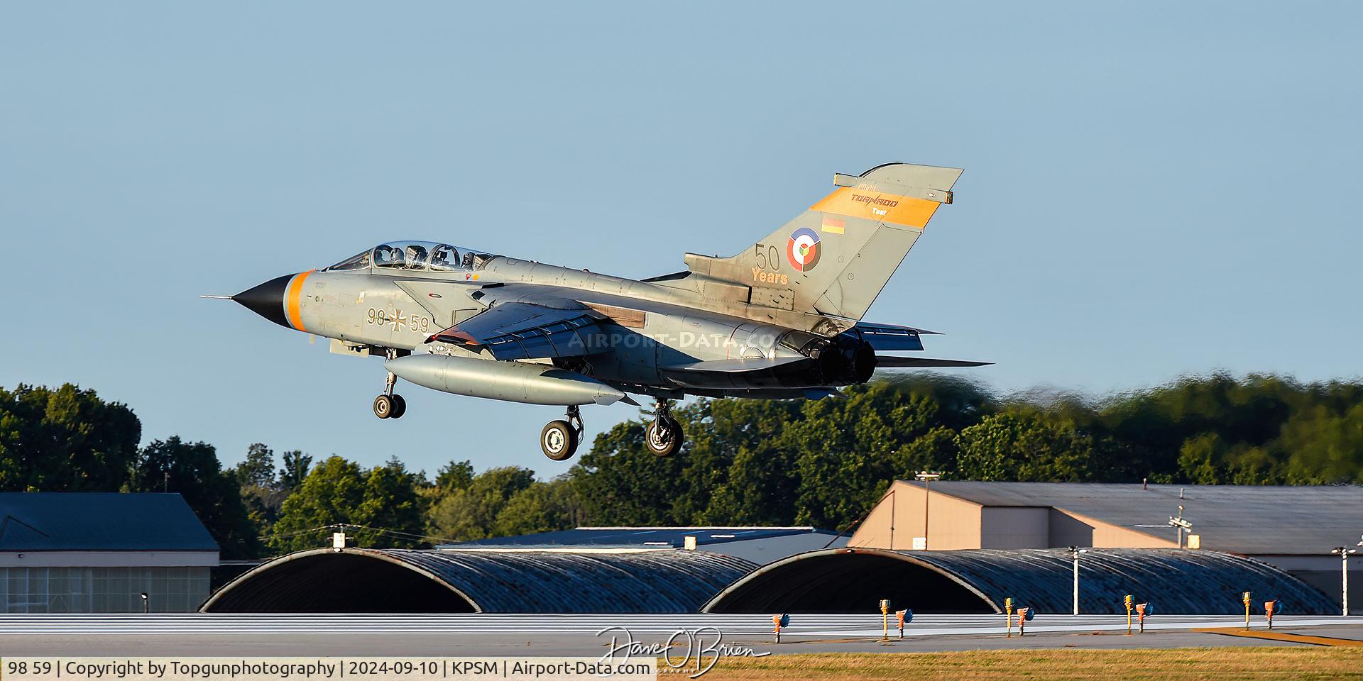 98 59, Panavia Tornado IDS(T) C/N 051/GT015/4021, GAFW61 ready to touch down on RW34