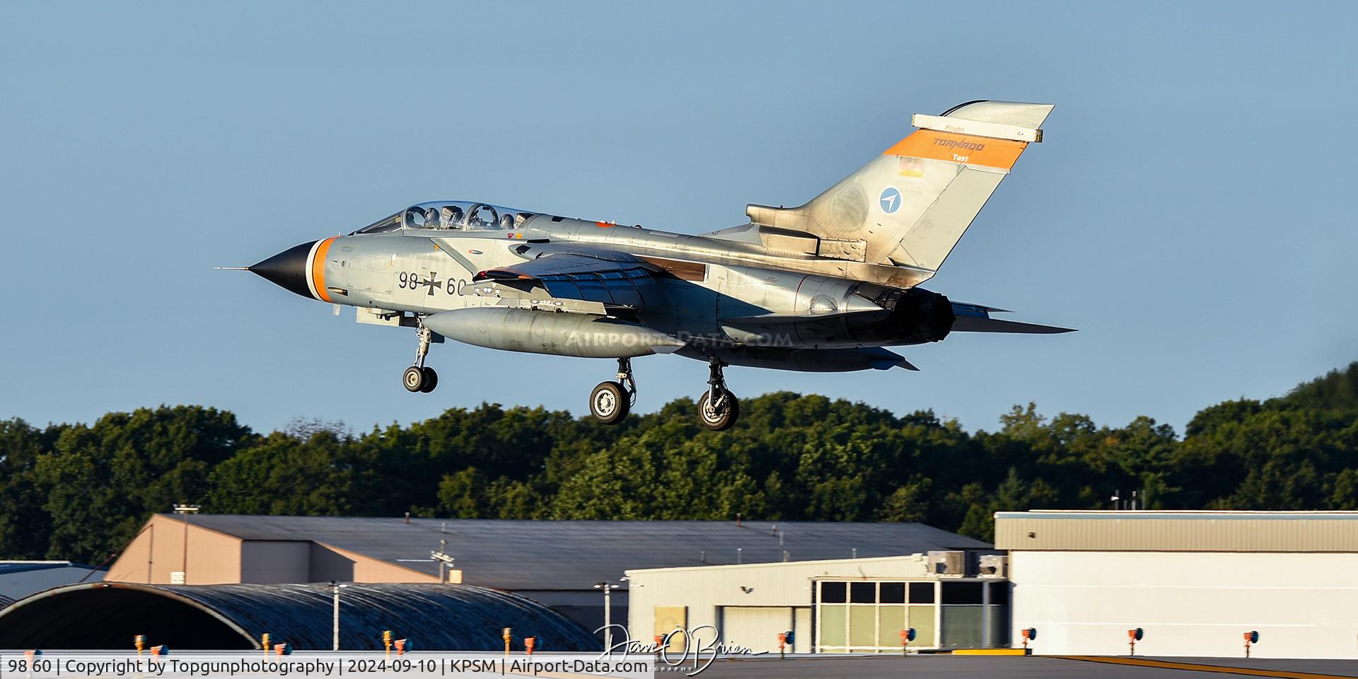 98 60, Panavia Tornado IDS C/N 230/GS062/4089, Wingman on short final over RW34