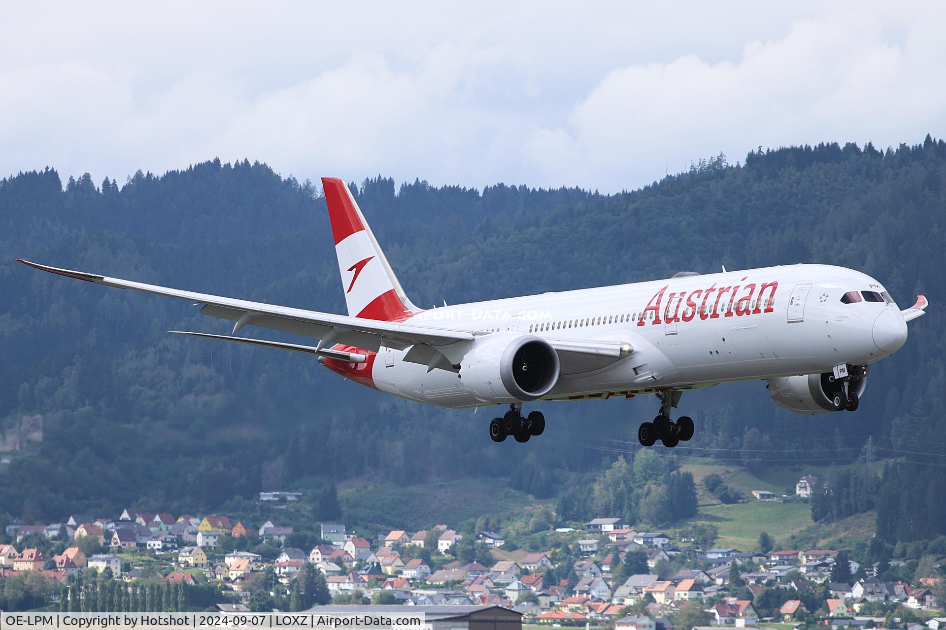 OE-LPM, 2019 Boeing 787-9 Dreamliner C/N 62736, Low approach passing the arrestor gear