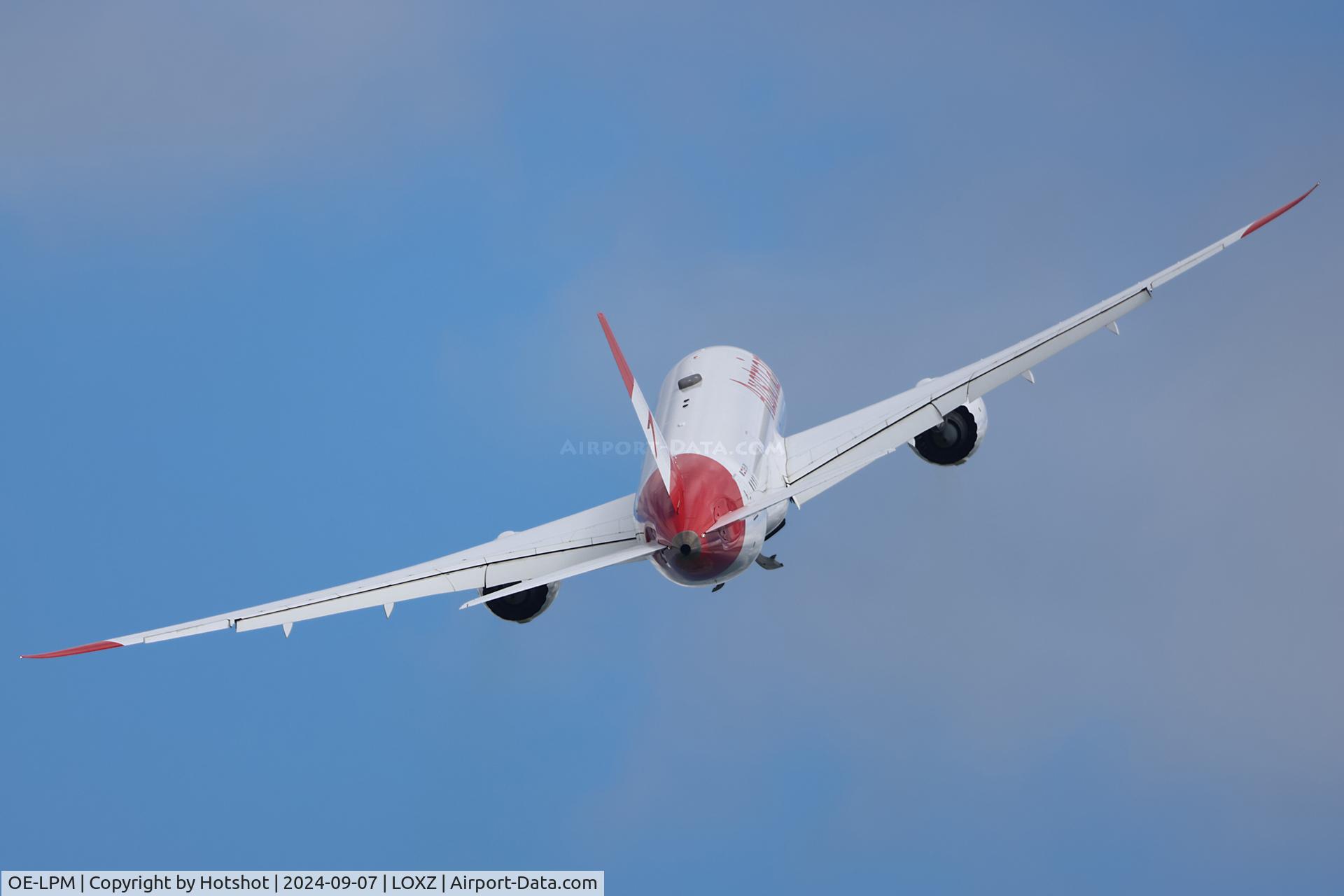 OE-LPM, 2019 Boeing 787-9 Dreamliner C/N 62736, Climbing turn after the low approach