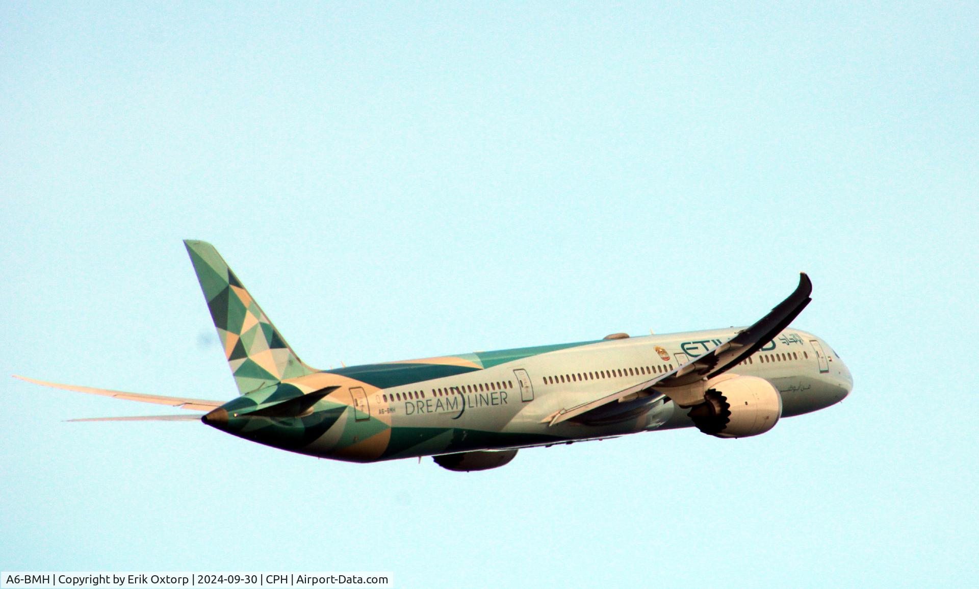 A6-BMH, 2020 Boeing 787-10 Dreamliner Dreamliner C/N 60765, A6-BMH taking off CPH