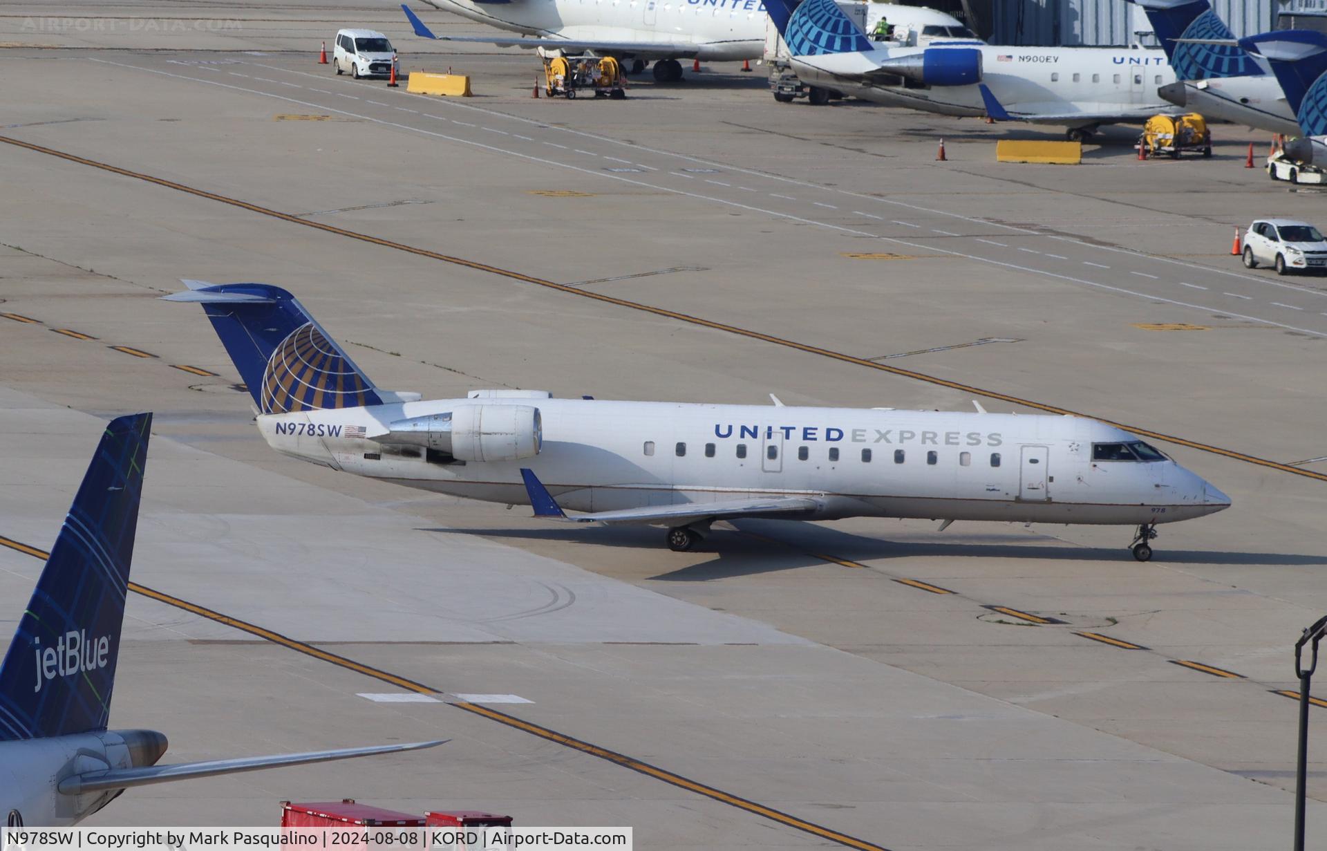 N978SW, 2004 Bombardier CRJ-200ER (CL-600-2B19) C/N 7953, CL-600-2B19