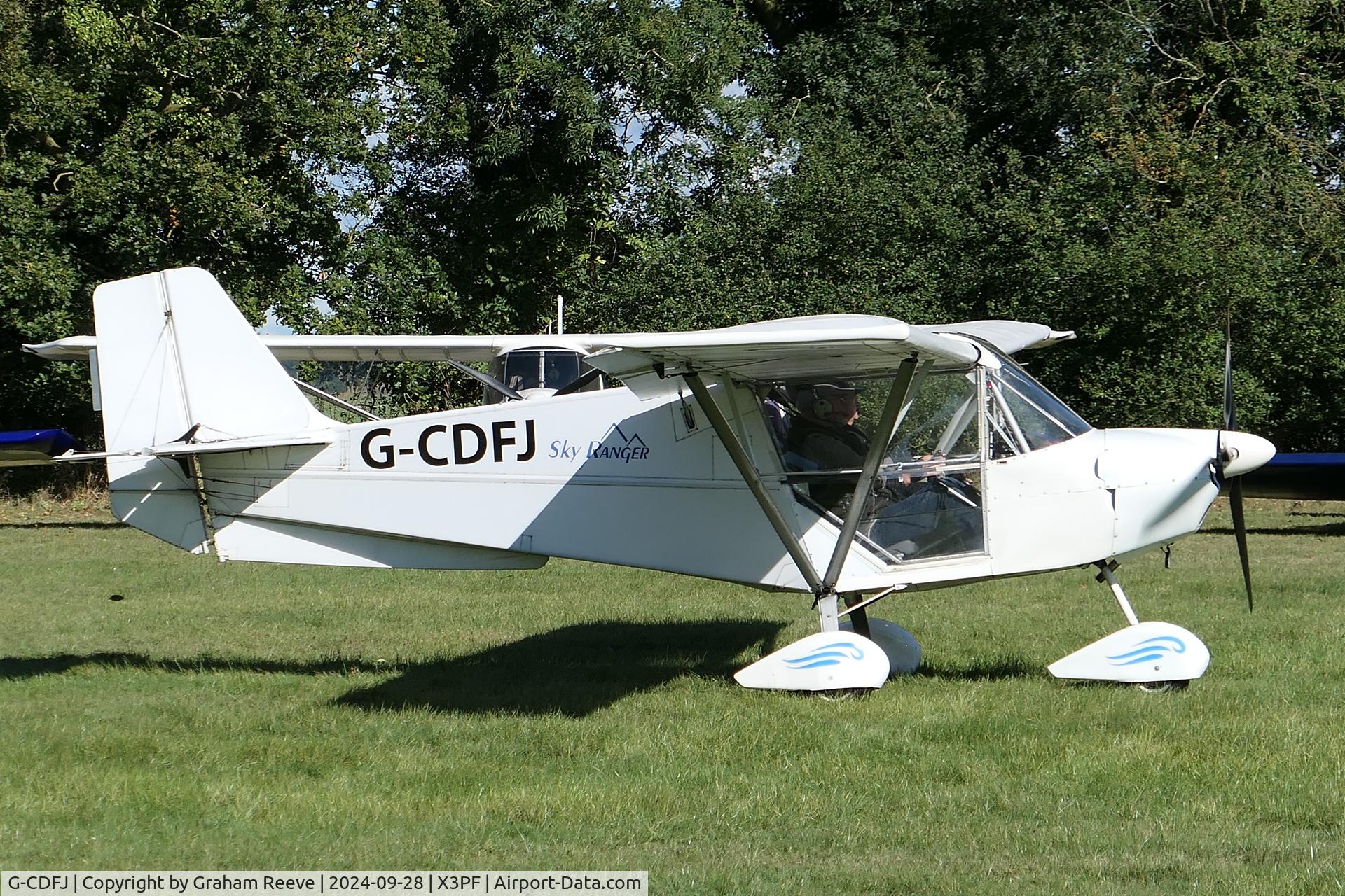 G-CDFJ, 2005 Best Off Skyranger 912(2) C/N BMAA/HB/424, Just landed at Priory Farm.