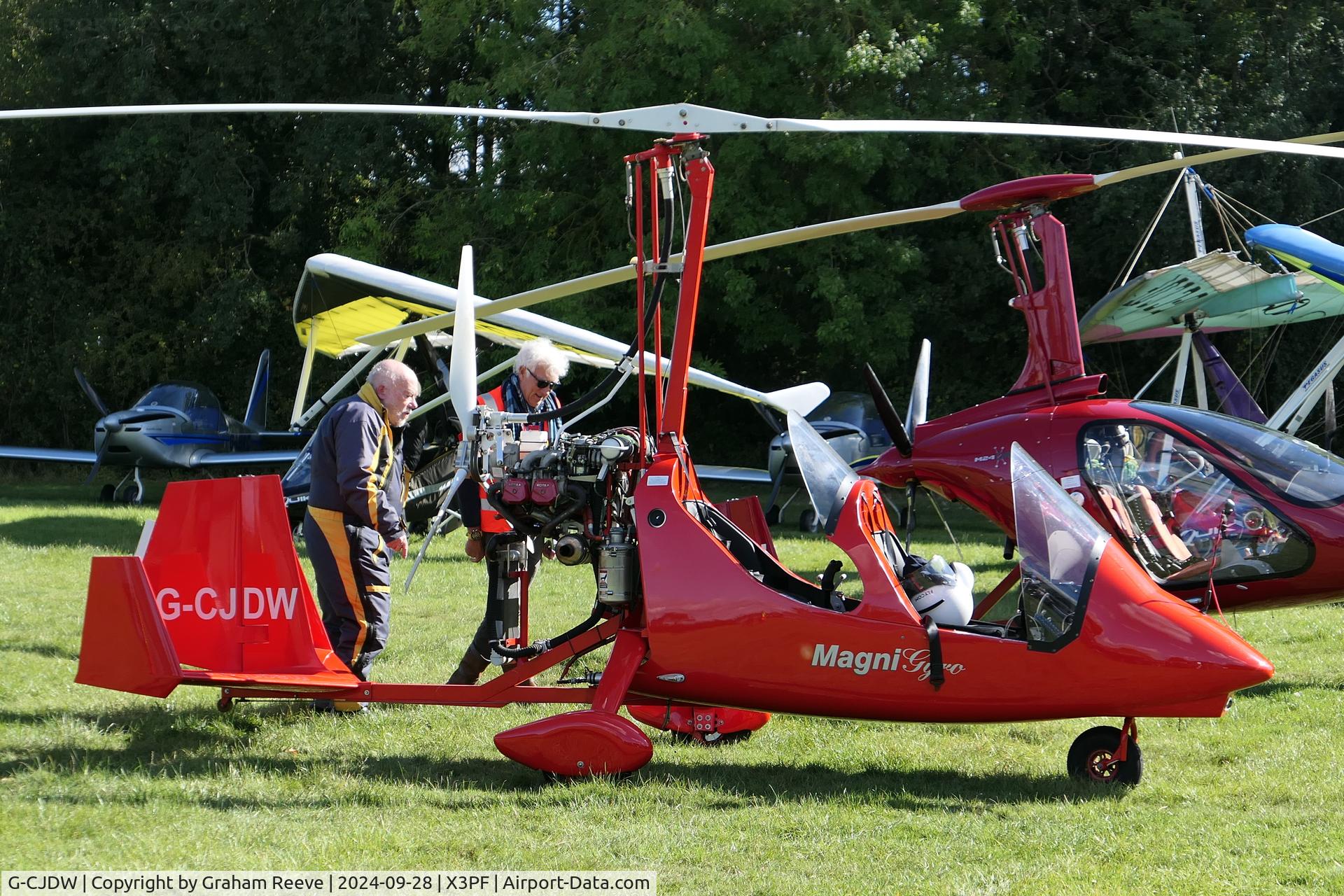 G-CJDW, 2016 Magni Gyro M16C Tandem Trainer C/N 16-16-9494, Parked at Priory Farm.