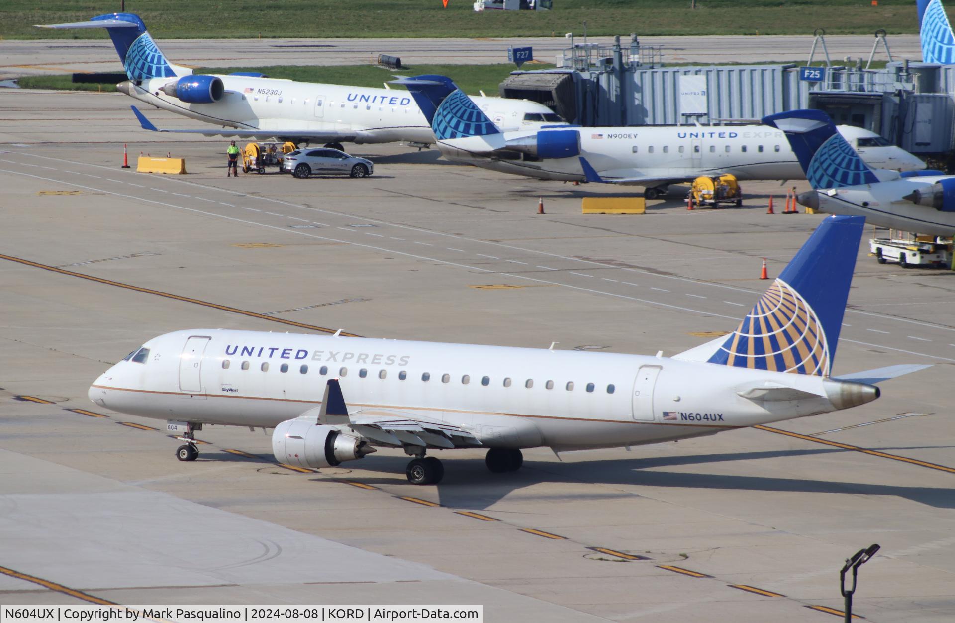 N604UX, 2019 Embraer 175LR (ERJ-170-200LR) C/N 17000798, ERJ-170-200LR