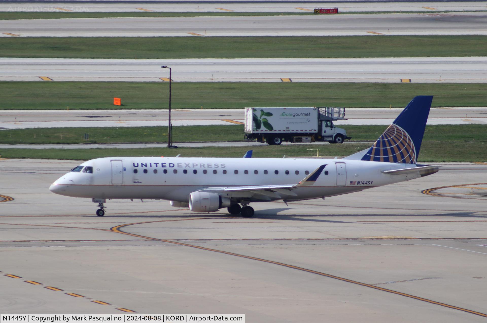 N144SY, 2015 Embraer 175LR (ERJ-170-200LR) C/N 17000482, ERJ-170-200LR