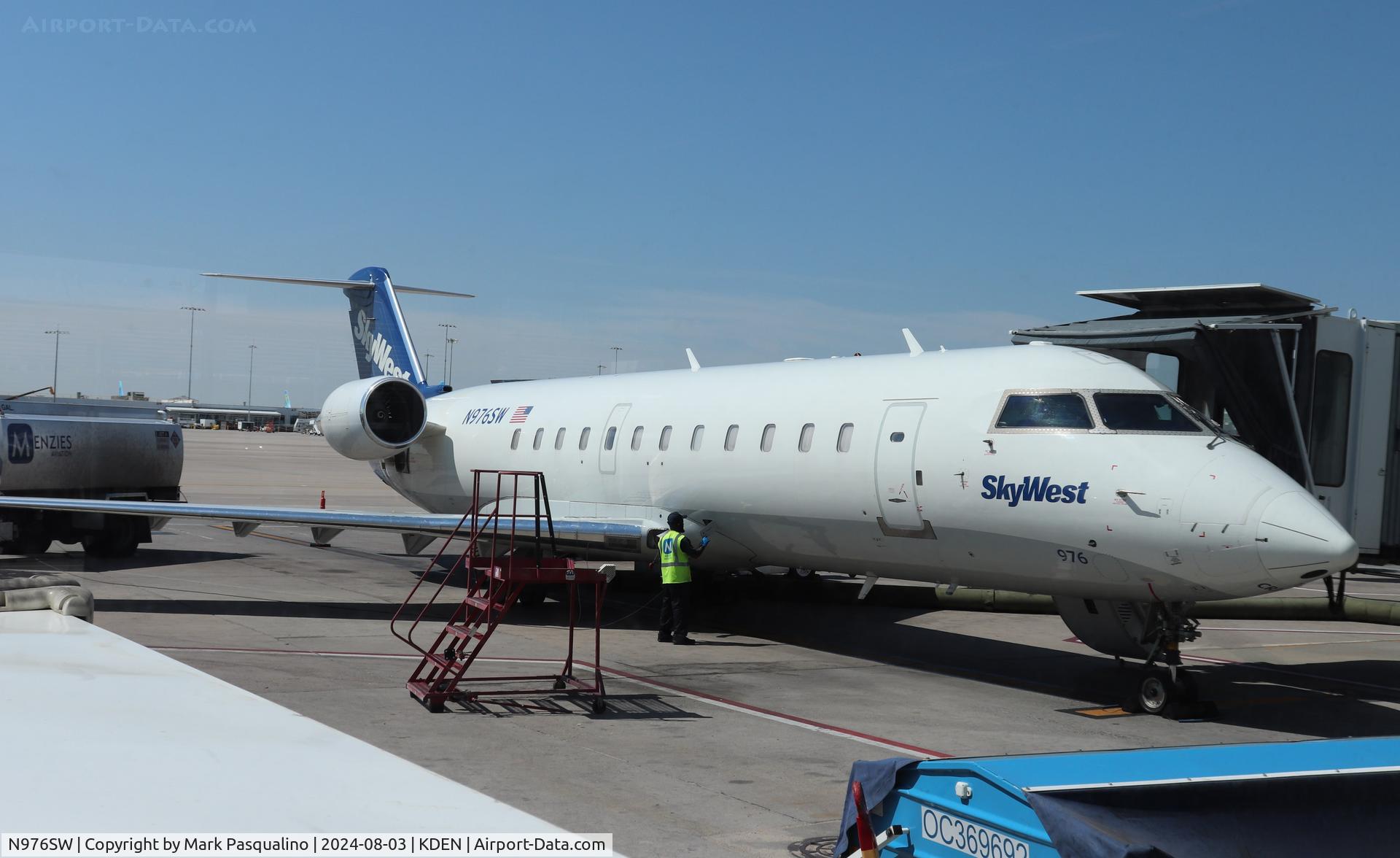 N976SW, 2004 Bombardier CRJ-100ER (CL-600-2B19) C/N 7952, CL-600-2B19