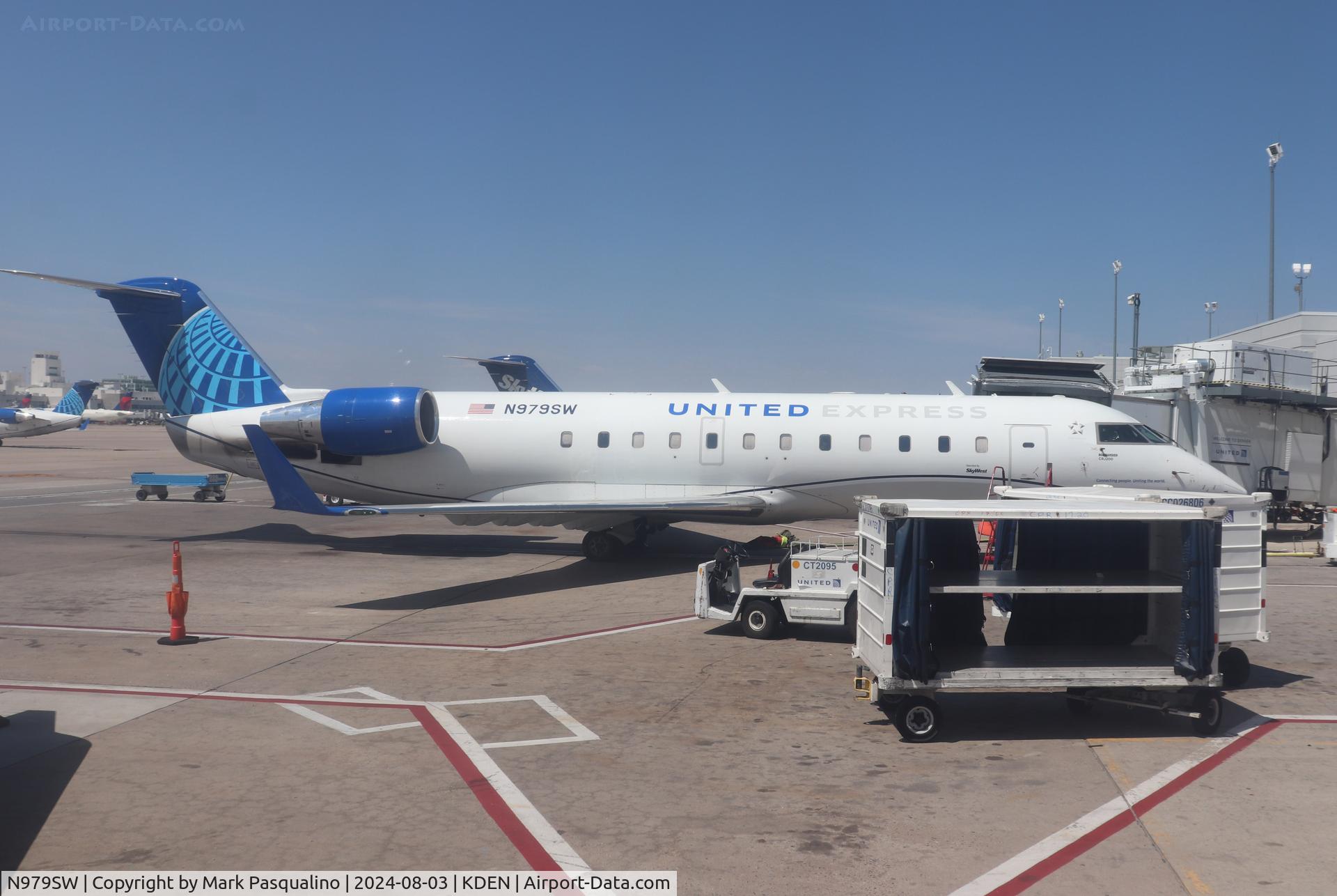 N979SW, 2004 Bombardier CRJ-200ER (CL-600-2B19) C/N 7954, CL-600-2B19