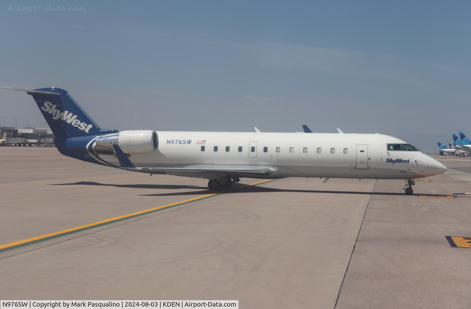 N976SW, 2004 Bombardier CRJ-100ER (CL-600-2B19) C/N 7952, CL-600-2B19
