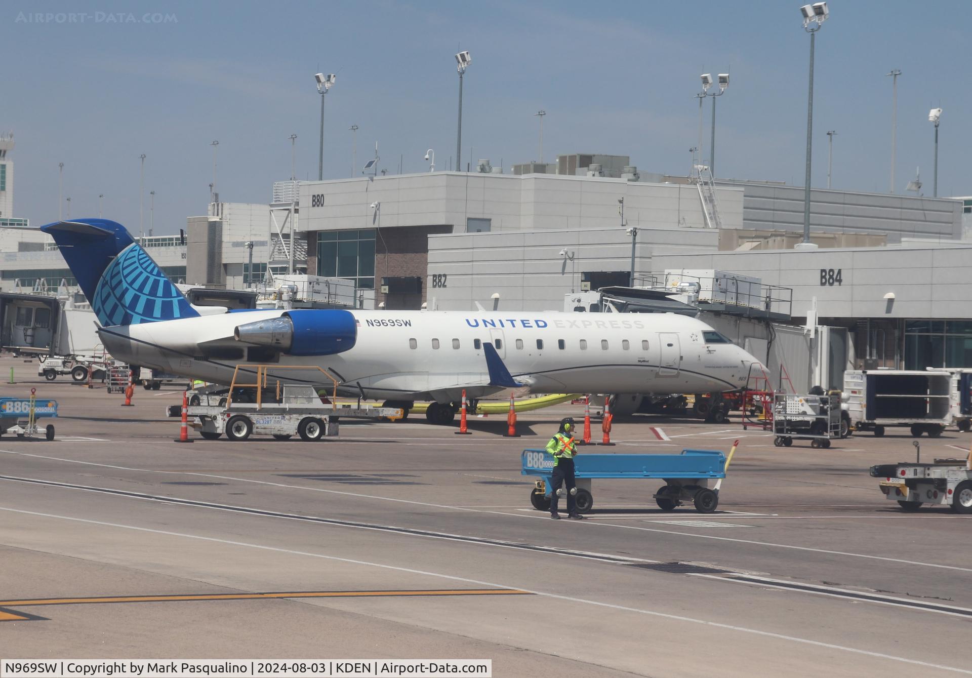N969SW, 2003 Bombardier CRJ-200ER (CL-600-2B19) C/N 7876, CL-600-2B19