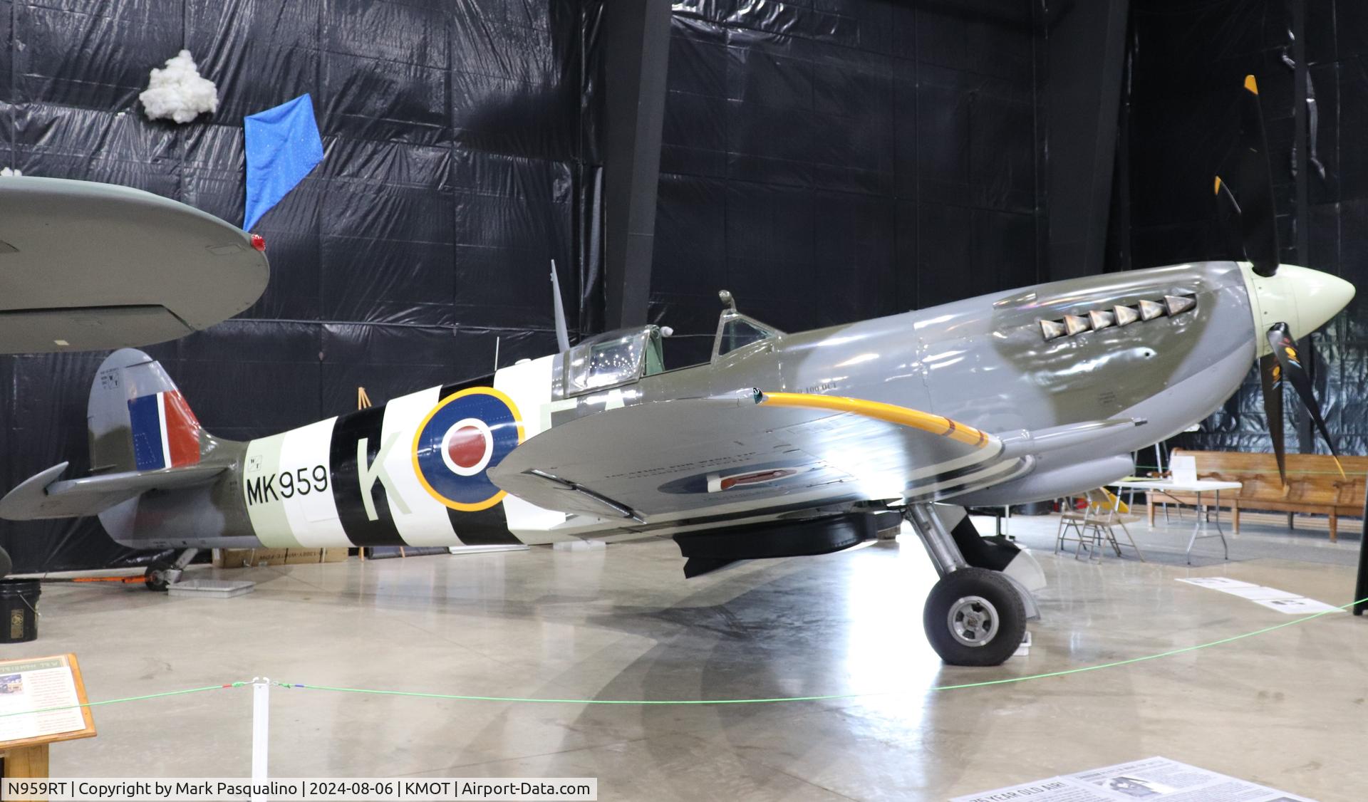 N959RT, 1944 Supermarine 361 Spitfire IXc C/N CBAF.8125, Spitfire IXc