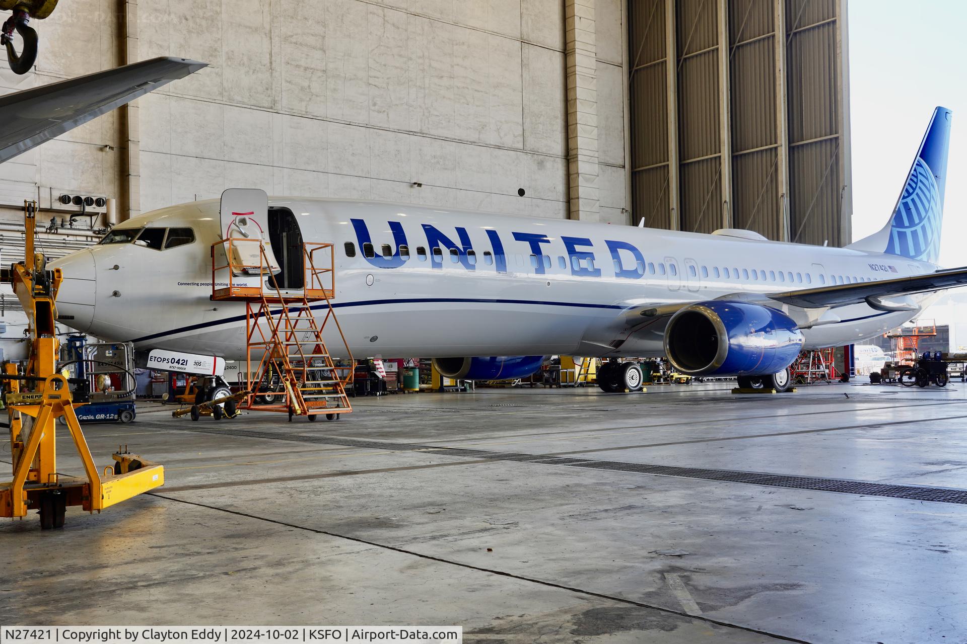 N27421, 2008 Boeing 737-924/ER C/N 37094, SFO 2024.