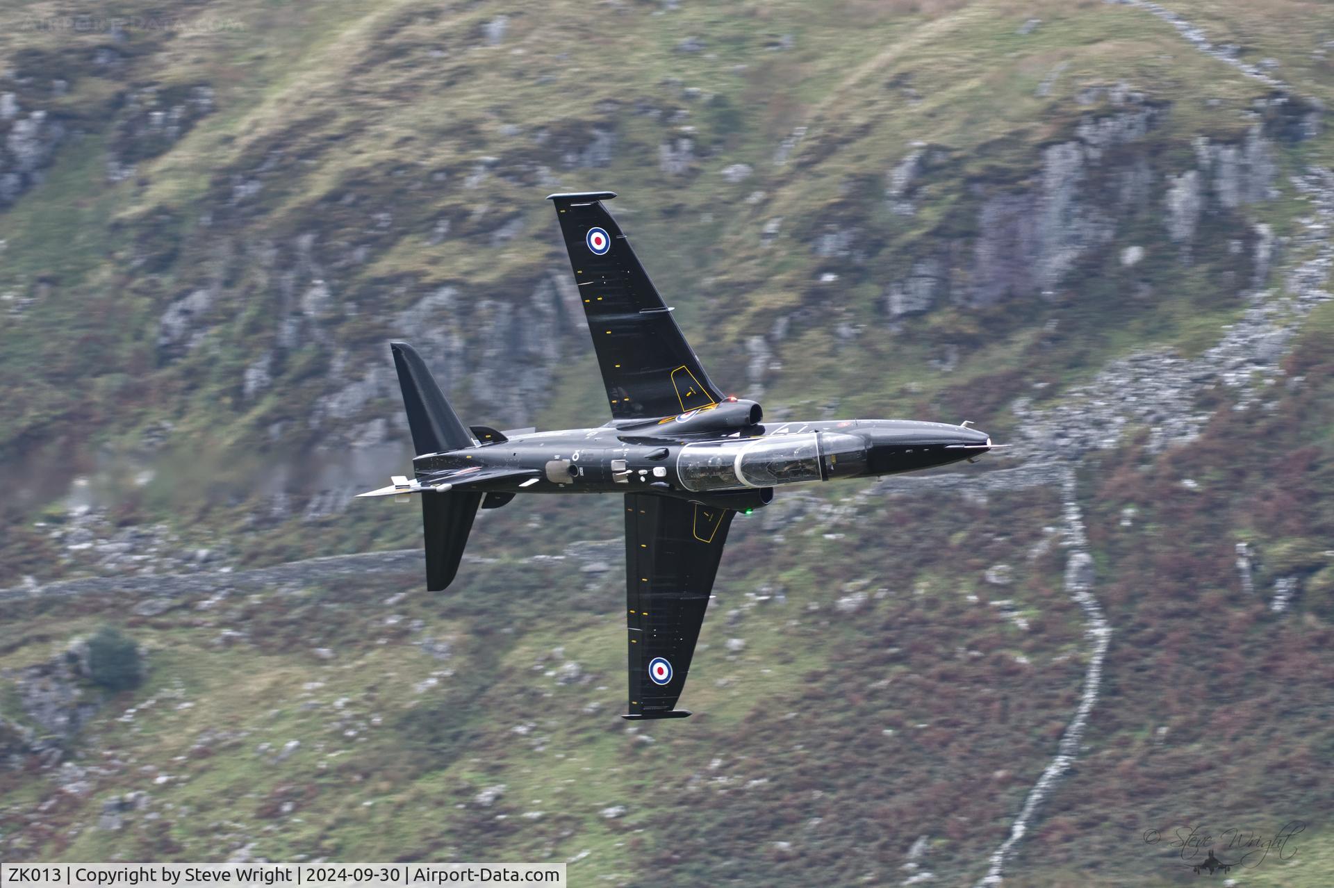 ZK013, 2008 British Aerospace Hawk T2 C/N RT004/1242, Cad West, Mach Loop. Wales UK