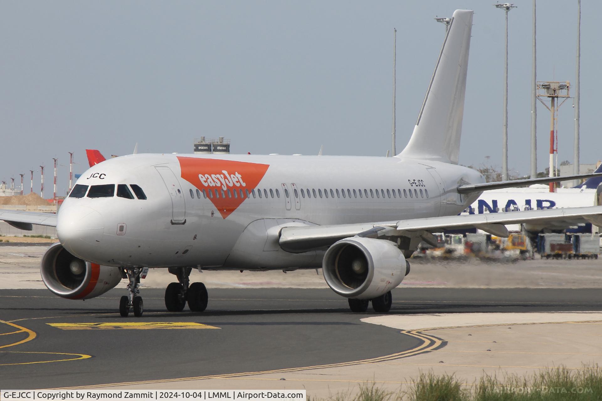 G-EJCC, 2014 Airbus A320-214 C/N 6004, A320 G-EJCC Easyjet