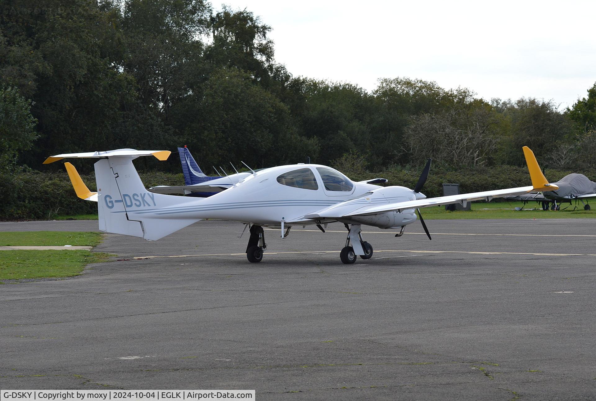 G-DSKY, 2005 Diamond DA-42 Twin Star C/N 42.084, Diamond DA-42 at Blackbushe. Ex M-STAR