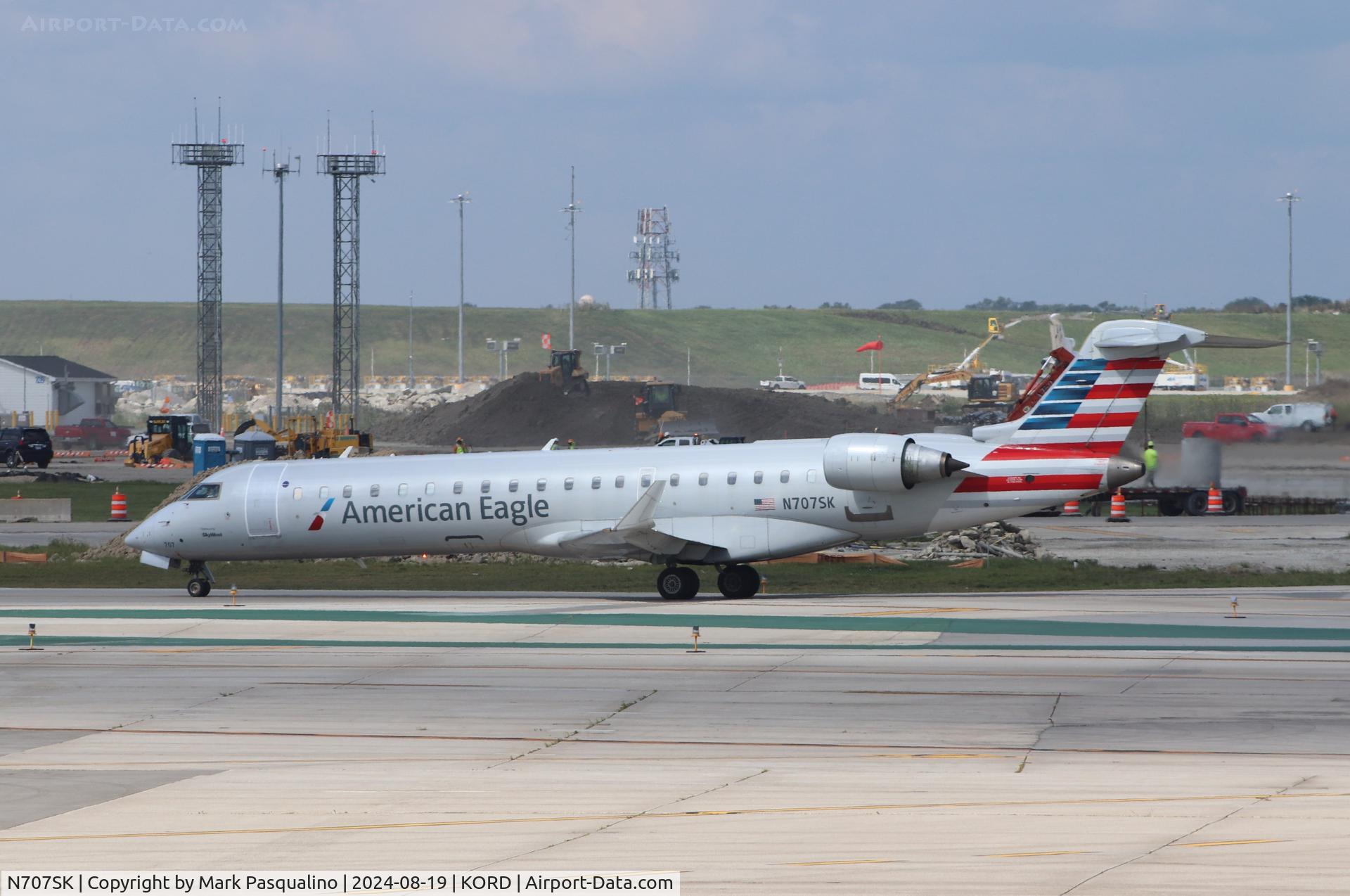 N707SK, 1999 Bombardier CRJ-701ER (CL-600-2C10) Regional Jet C/N 10003, CL-600-2C10
