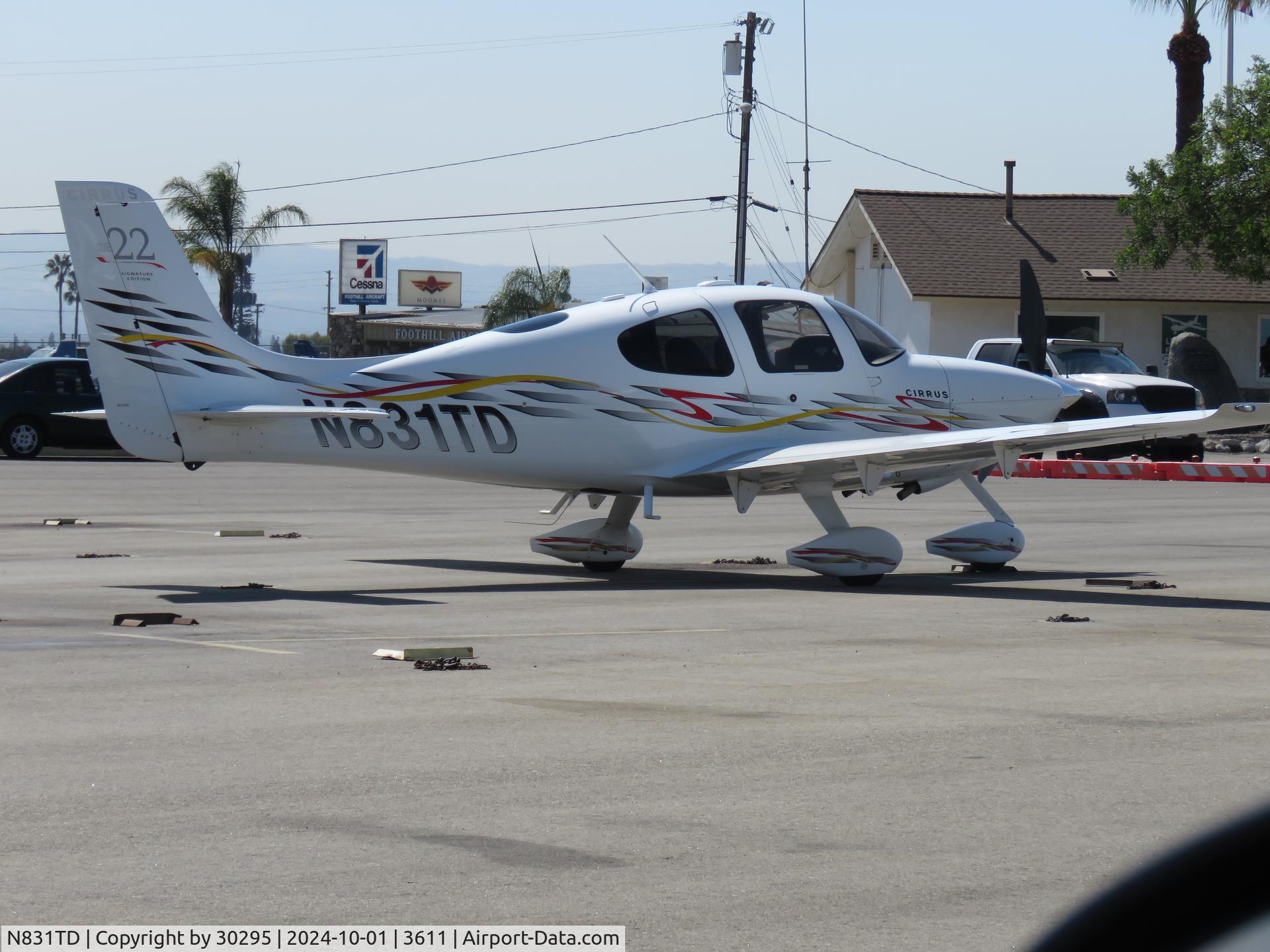 N831TD, 2006 Cirrus SR22 C/N 2087, Parked