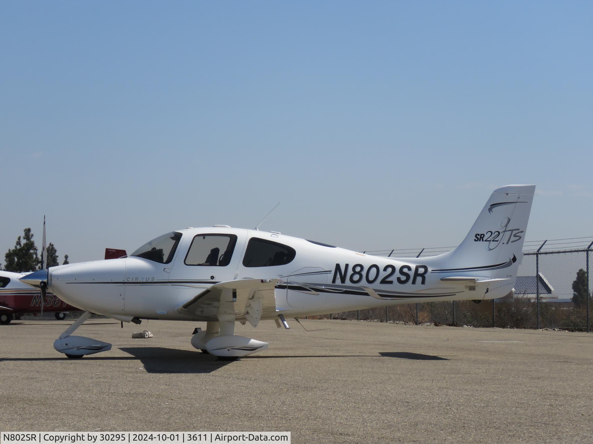N802SR, 2006 Cirrus SR22 C/N 1886, Parked